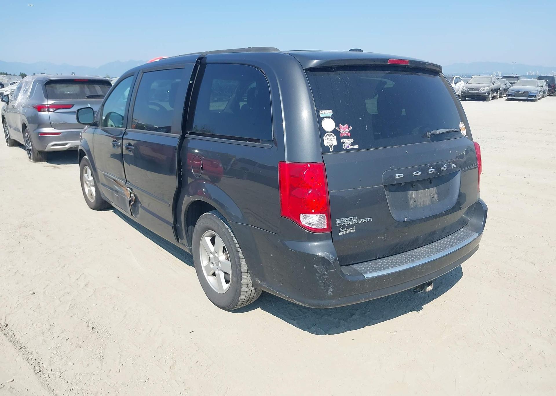 2011 DODGE GRAND CARAVAN SE
