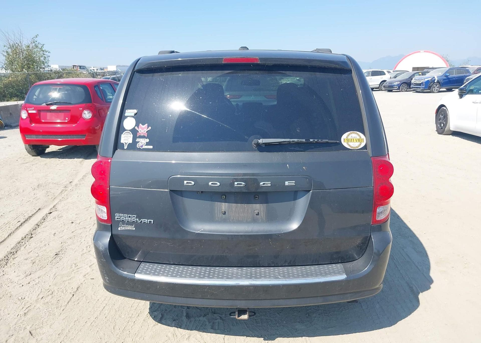 2011 DODGE GRAND CARAVAN SE