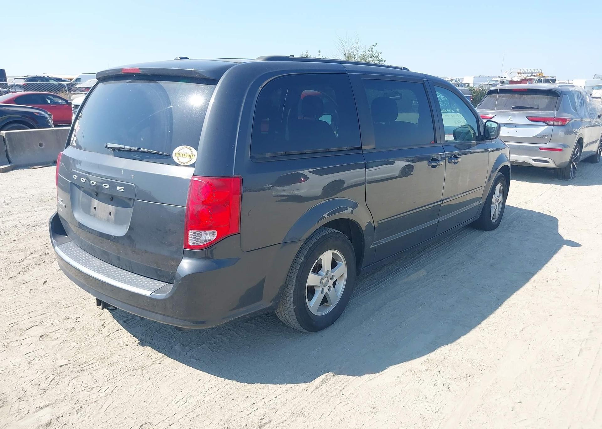 2011 DODGE GRAND CARAVAN SE