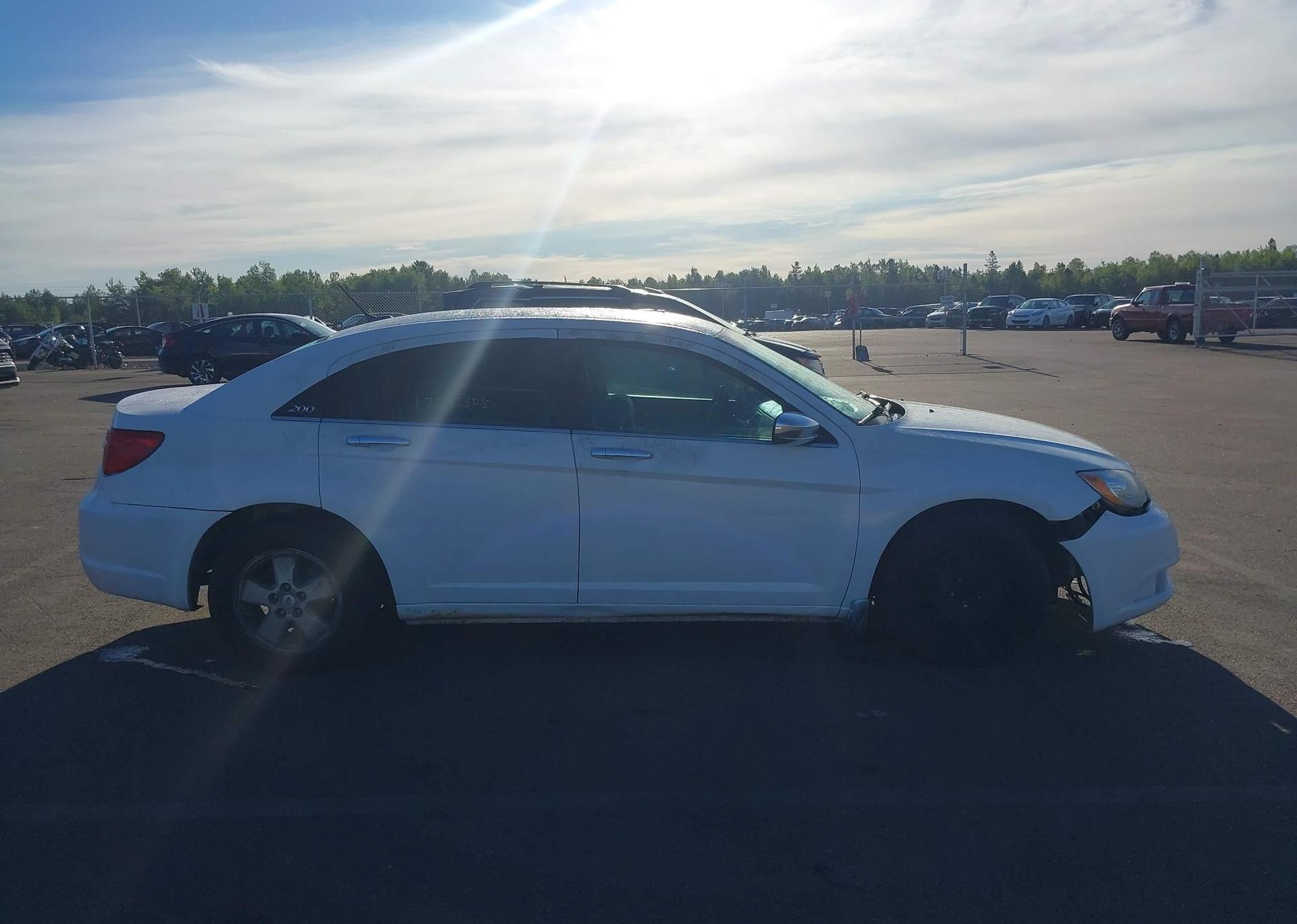 2014 CHRYSLER 200 LIMITED