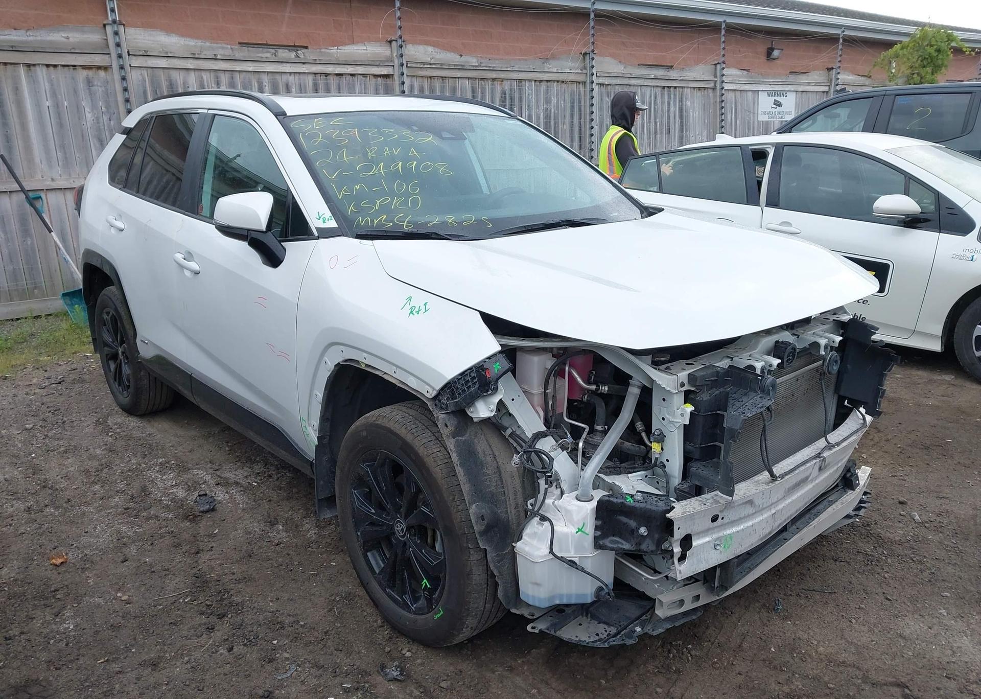 2024 TOYOTA RAV4 HYBRID SE