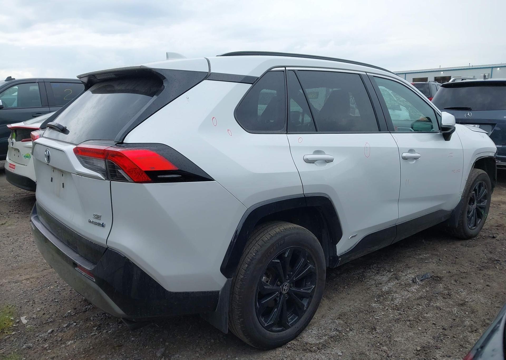2024 TOYOTA RAV4 HYBRID SE