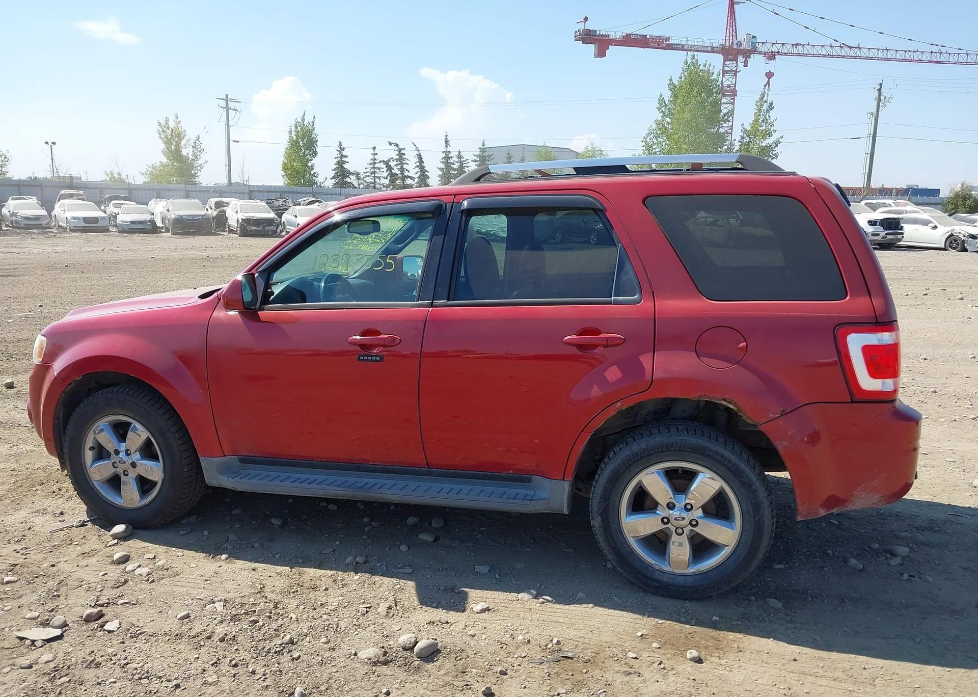 2010 FORD ESCAPE LIMITED