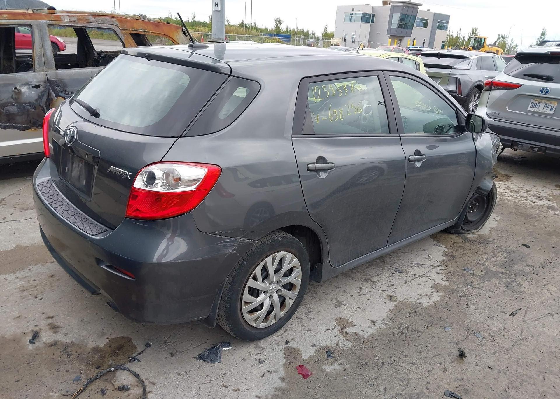 2011 TOYOTA MATRIX