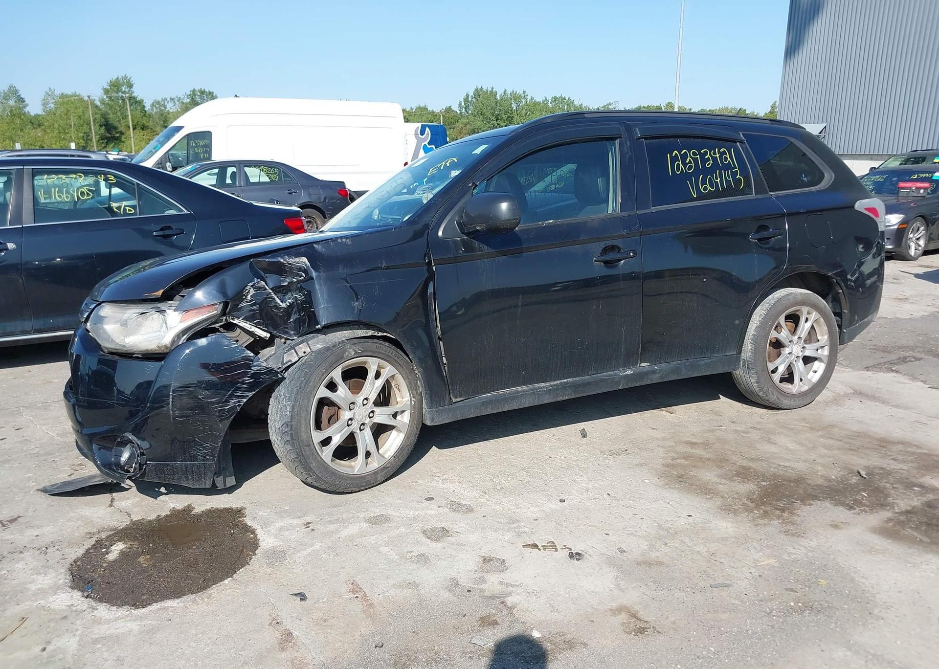 2014 MITSUBISHI OUTLANDER ES