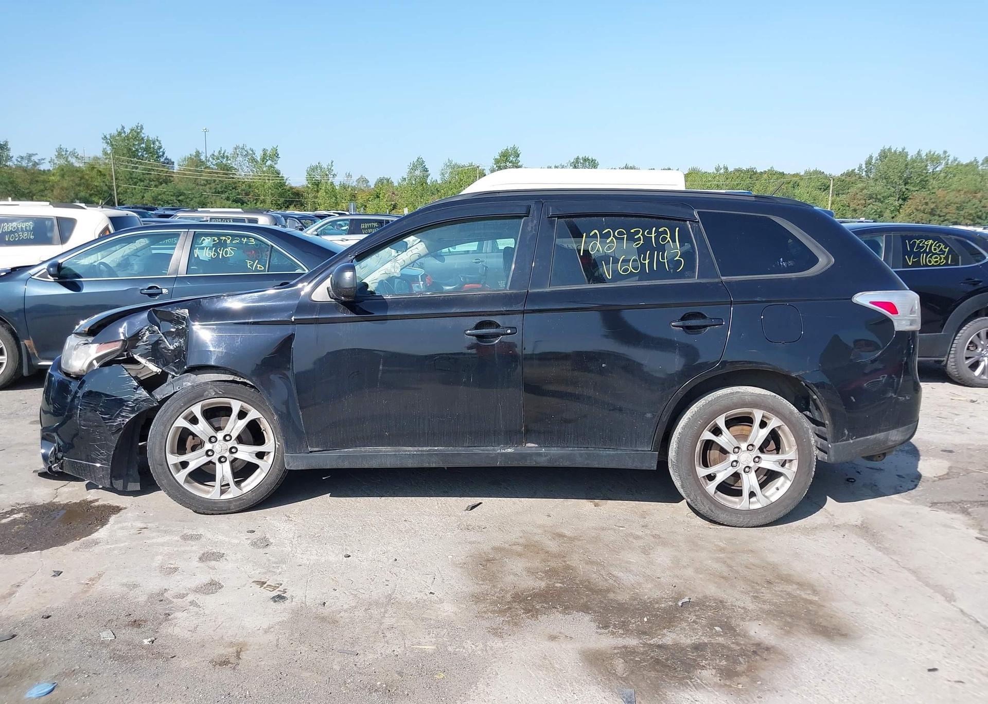 2014 MITSUBISHI OUTLANDER ES