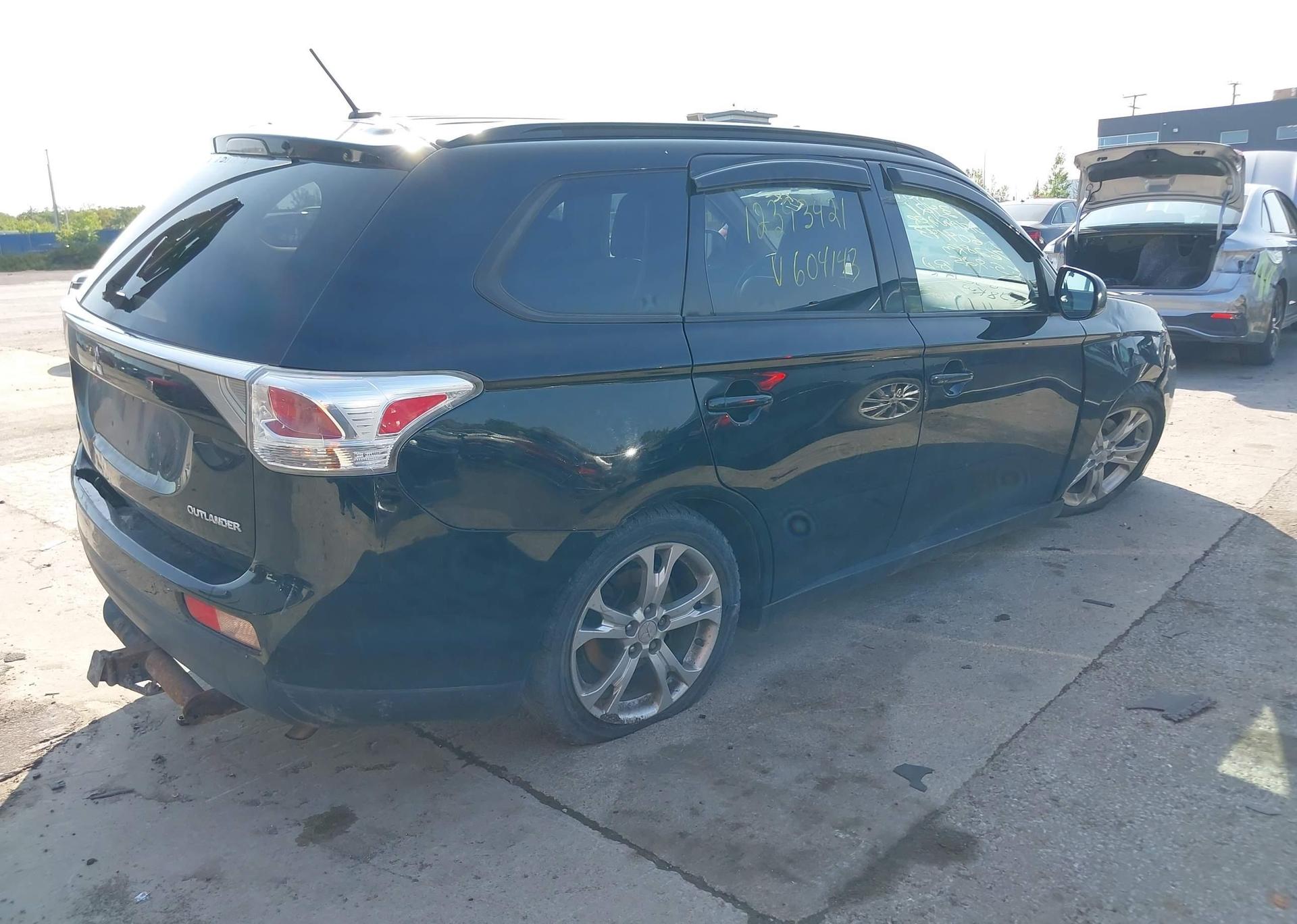 2014 MITSUBISHI OUTLANDER ES