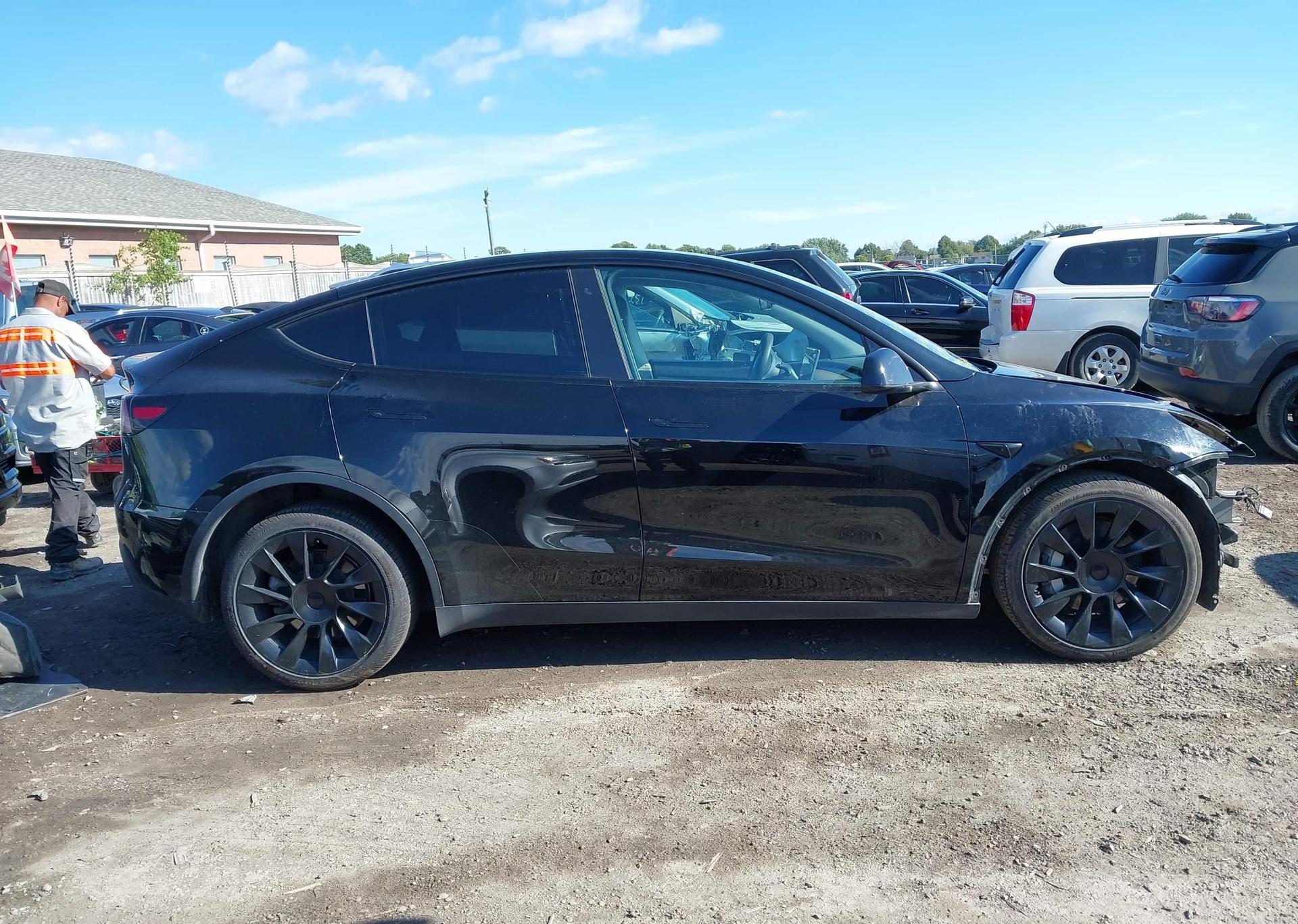 2022 TESLA MODEL Y LONG RANGE