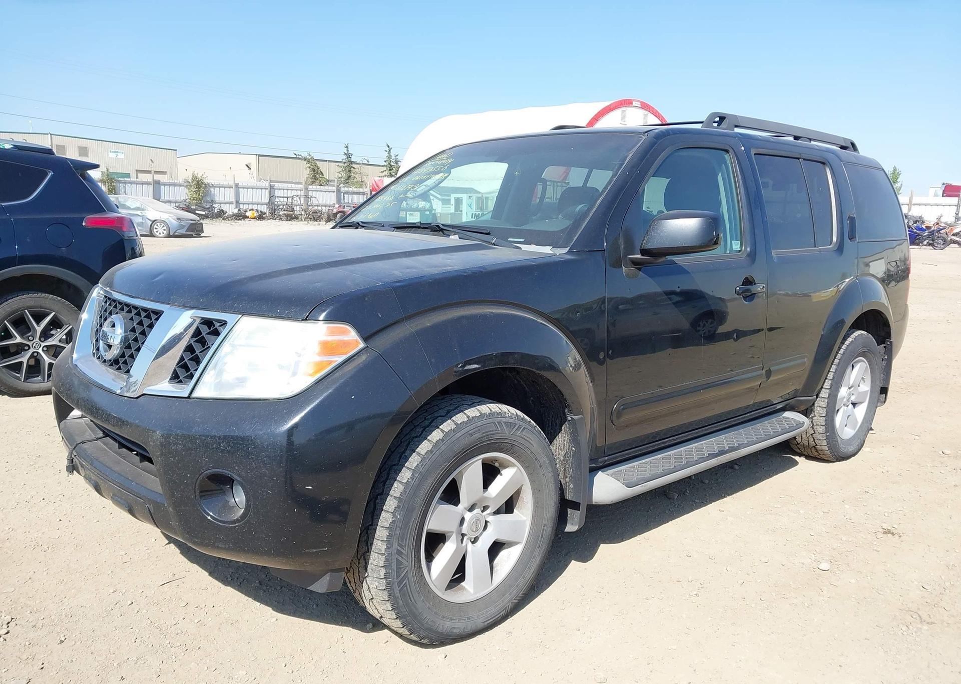 2009 NISSAN PATHFINDER SE
