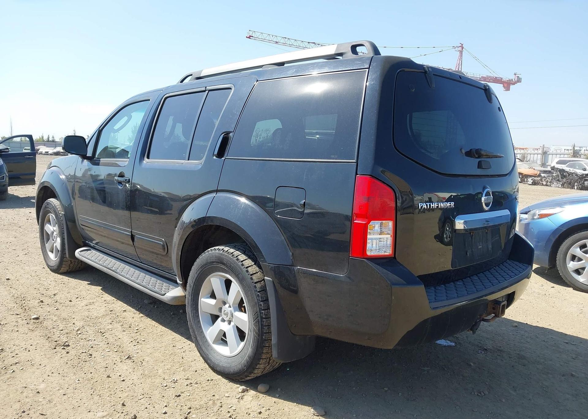 2009 NISSAN PATHFINDER SE