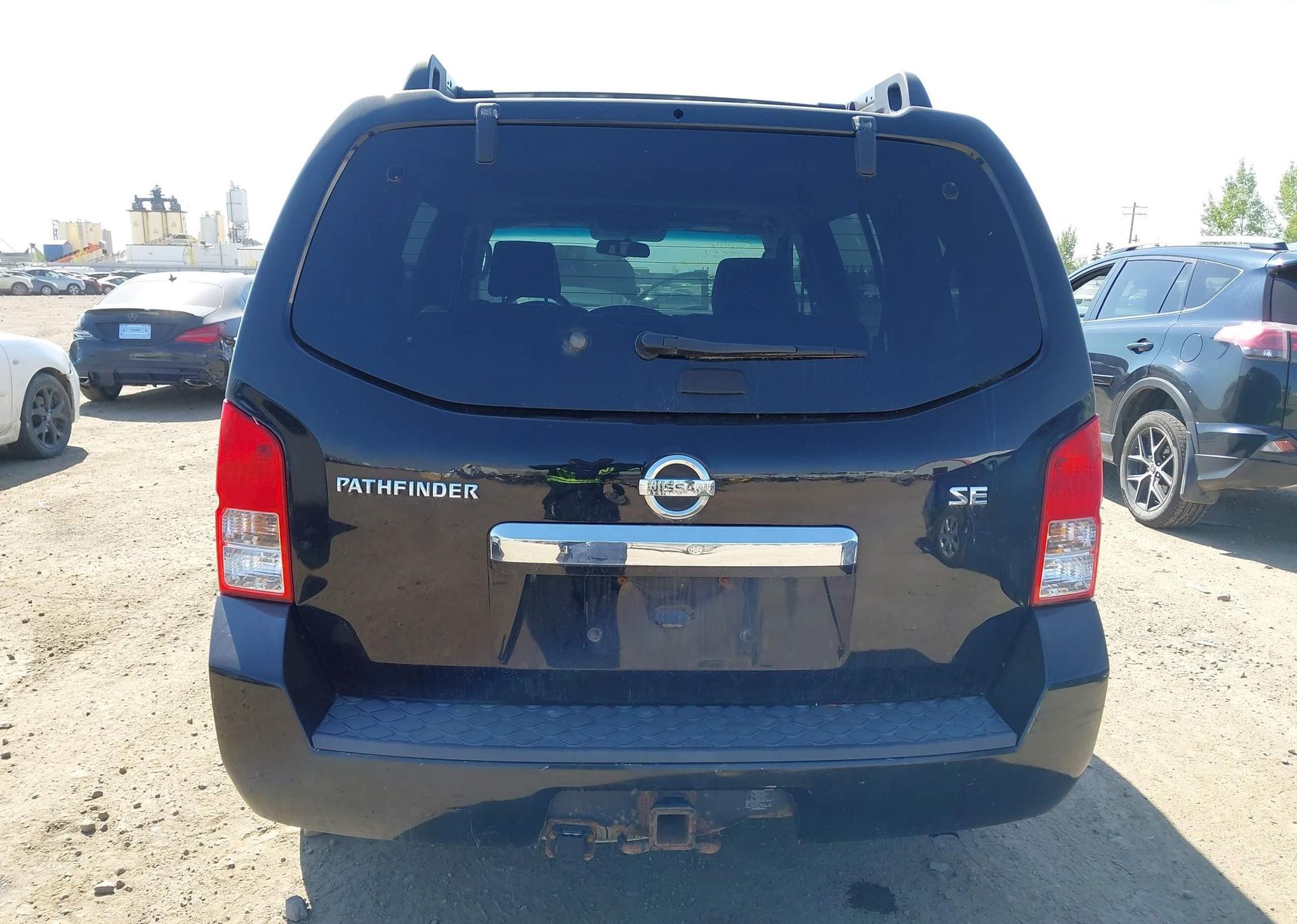 2009 NISSAN PATHFINDER SE