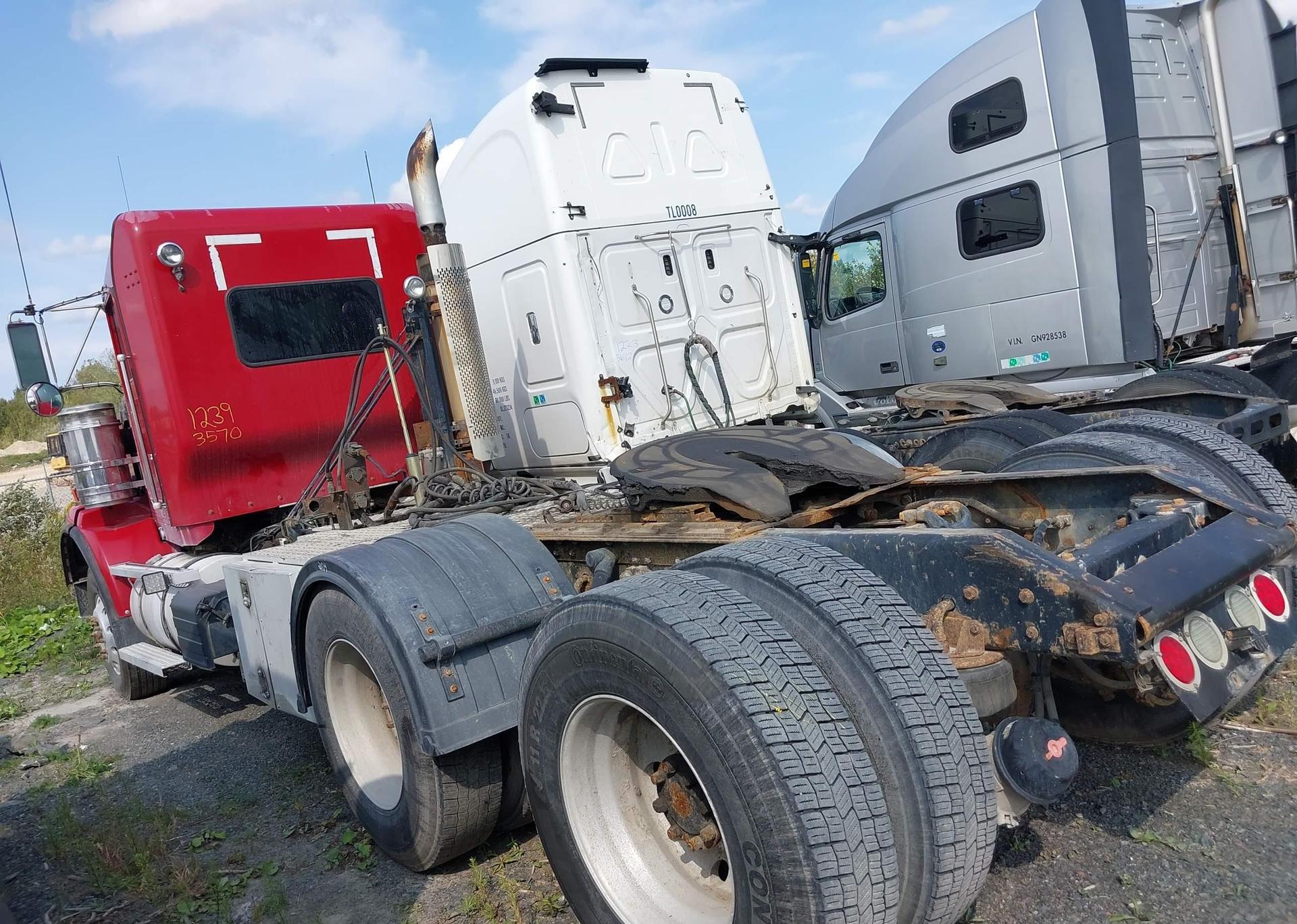 2011 KENWORTH CONSTRUCTION T800
