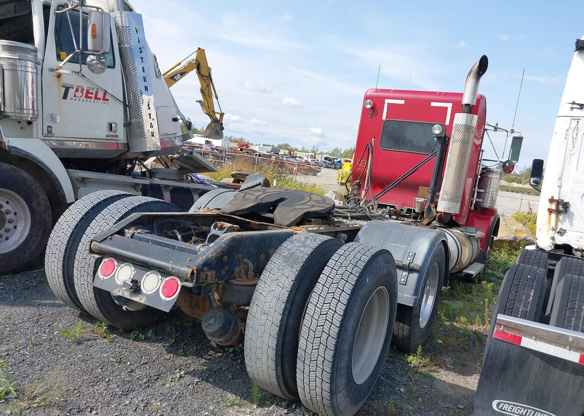 2011 KENWORTH CONSTRUCTION T800