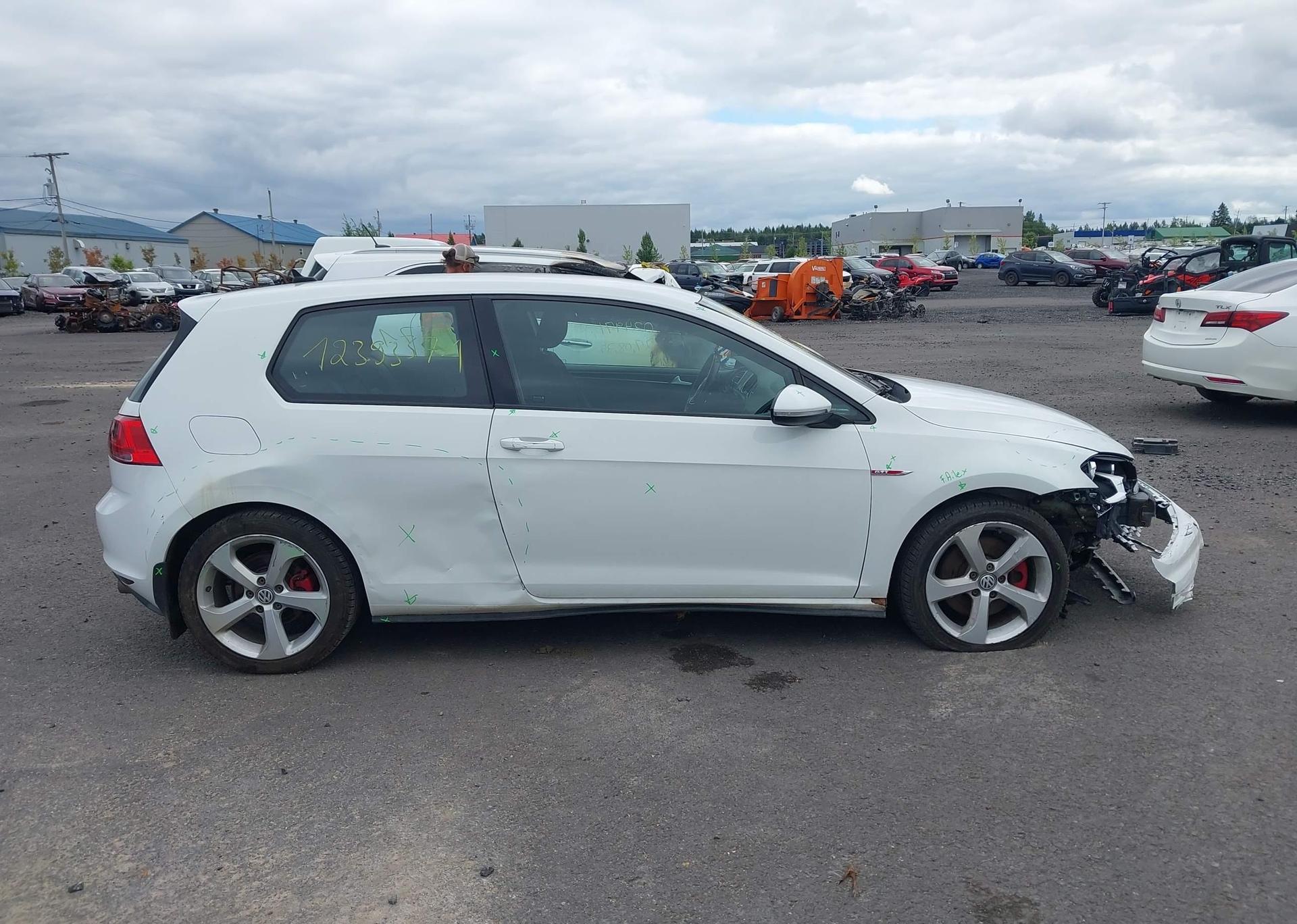 2016 VOLKSWAGEN GOLF GTI 3-DOOR