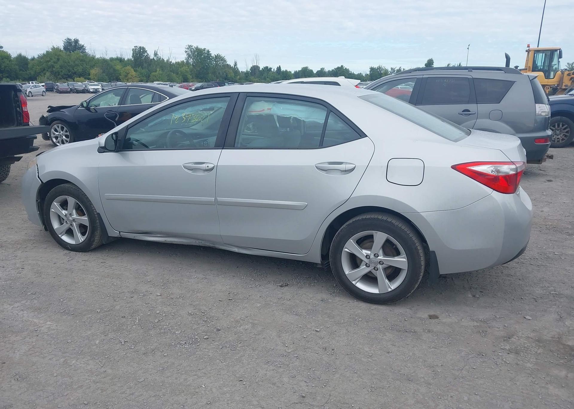 2015 TOYOTA COROLLA LE