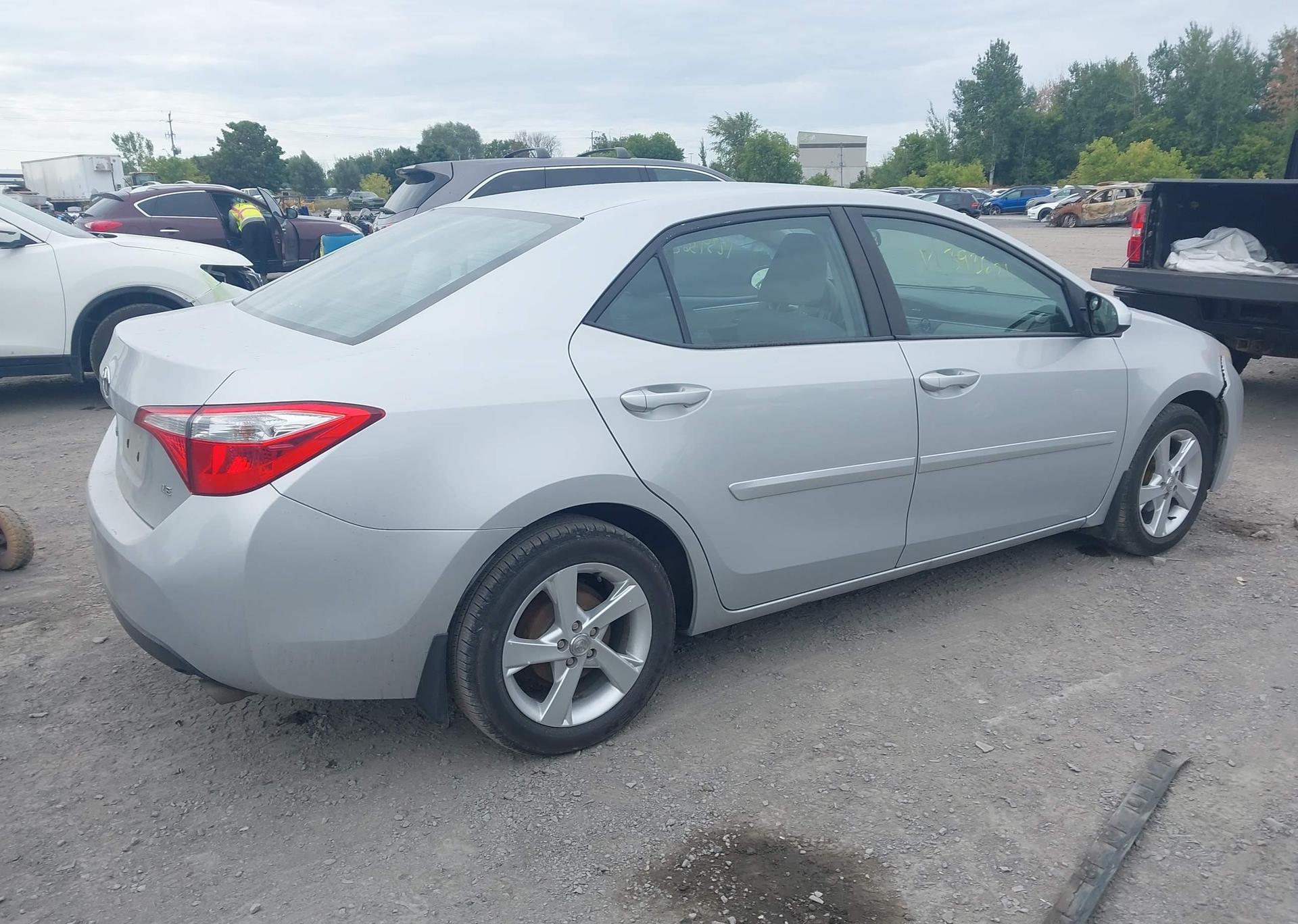2015 TOYOTA COROLLA LE