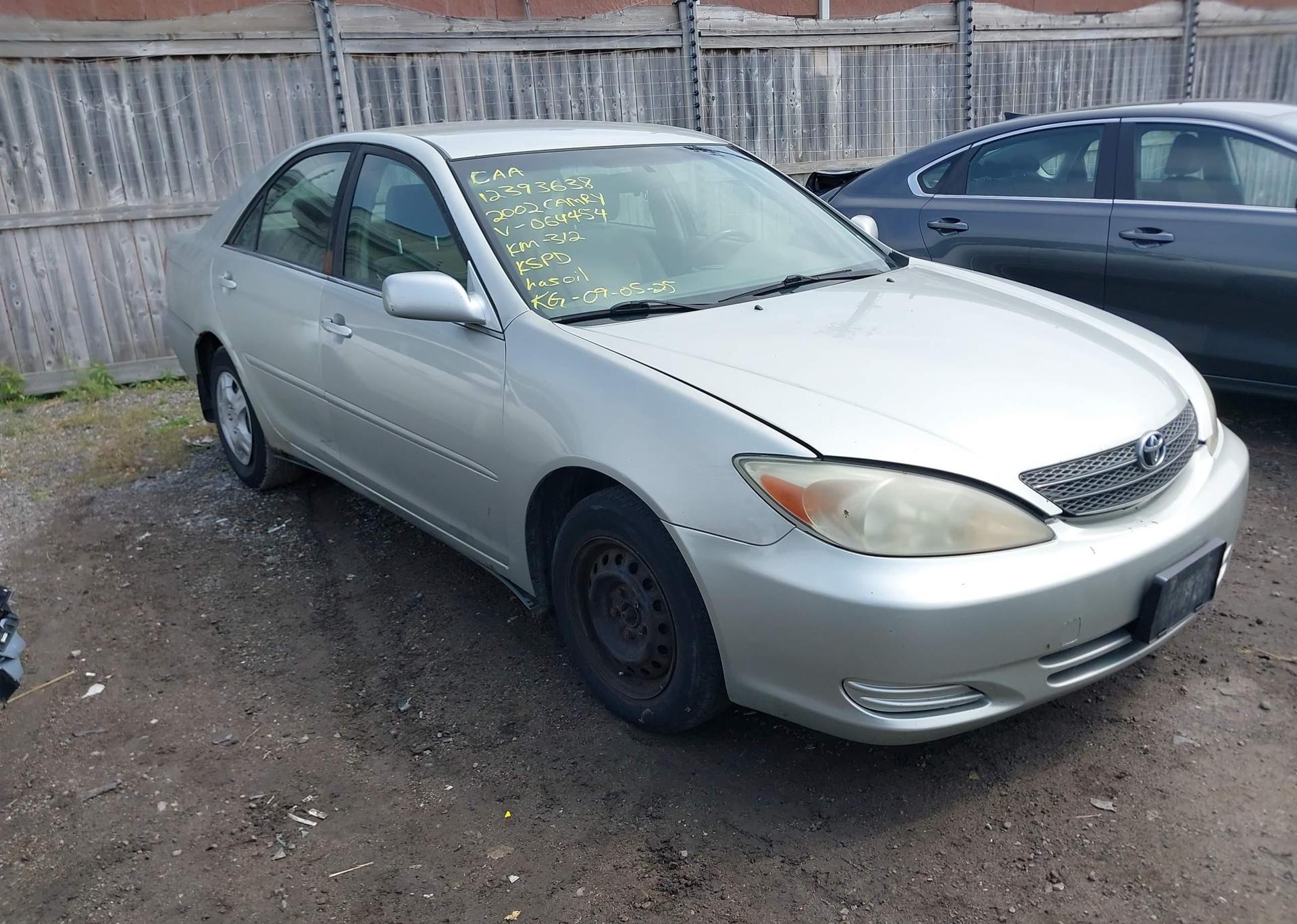 2002 TOYOTA CAMRY LE
