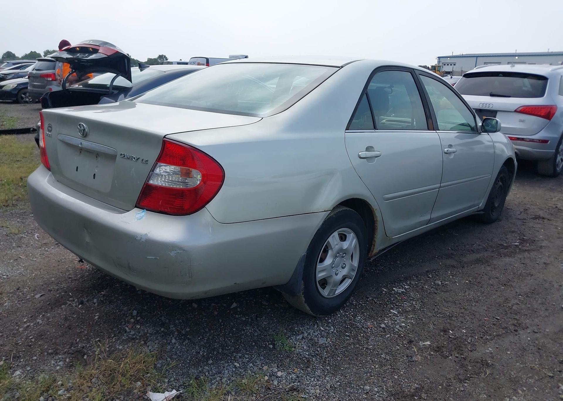 2002 TOYOTA CAMRY LE