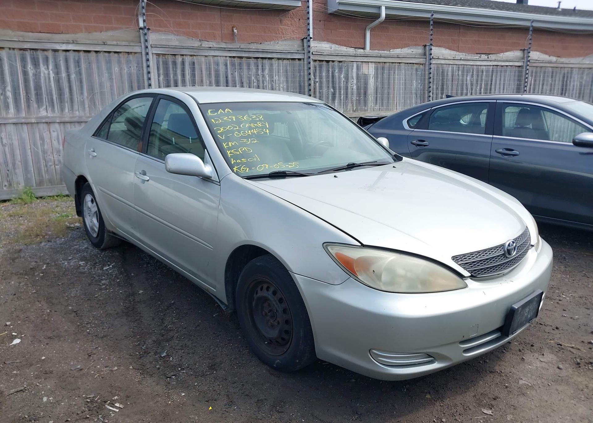 2002 TOYOTA CAMRY LE