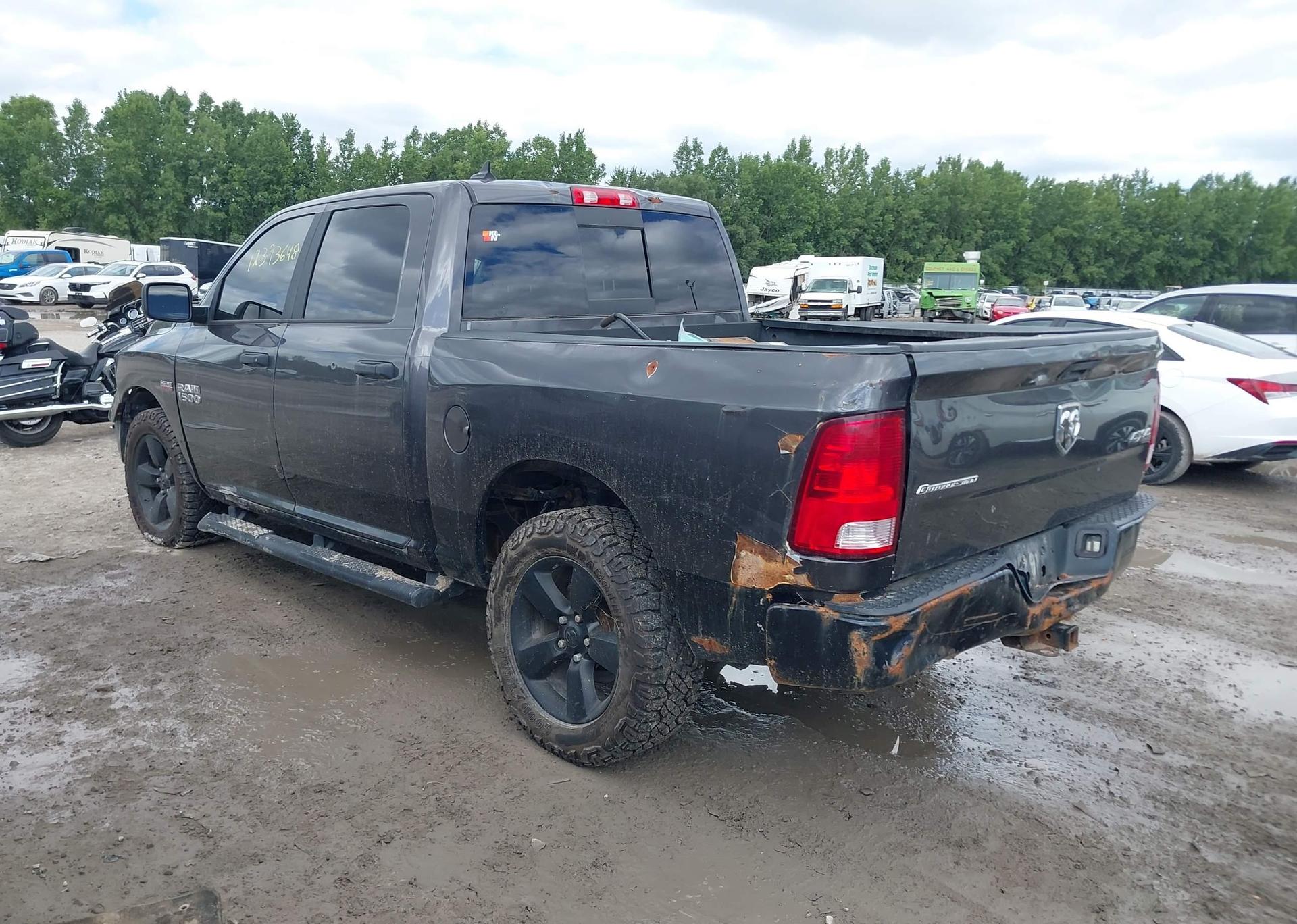 2018 RAM 1500 SLT