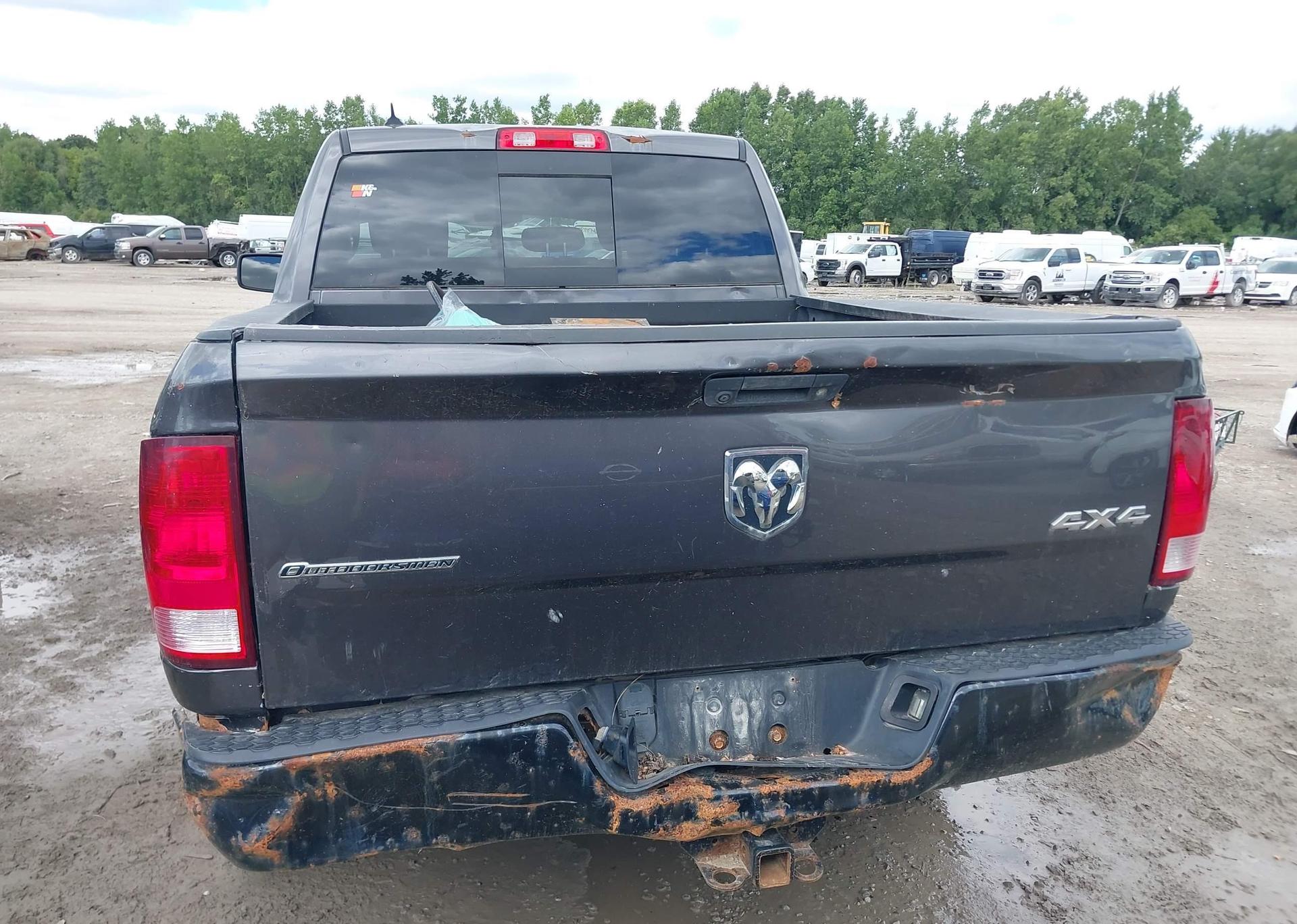 2018 RAM 1500 SLT