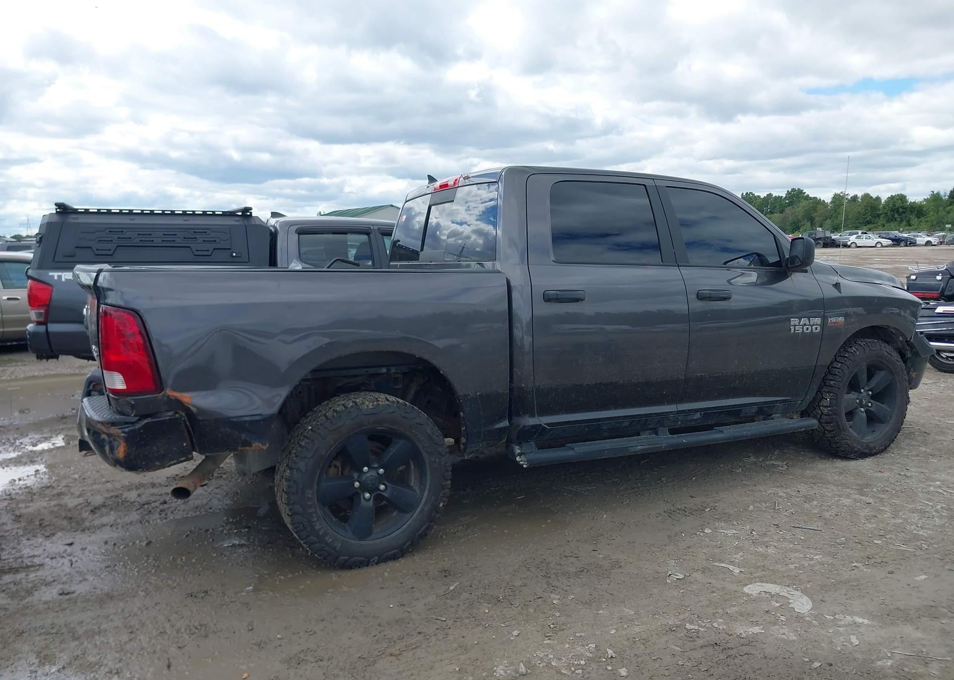 2018 RAM 1500 SLT