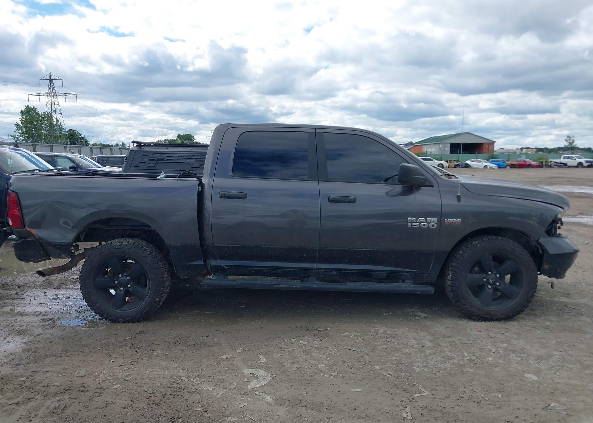 2018 RAM 1500 SLT