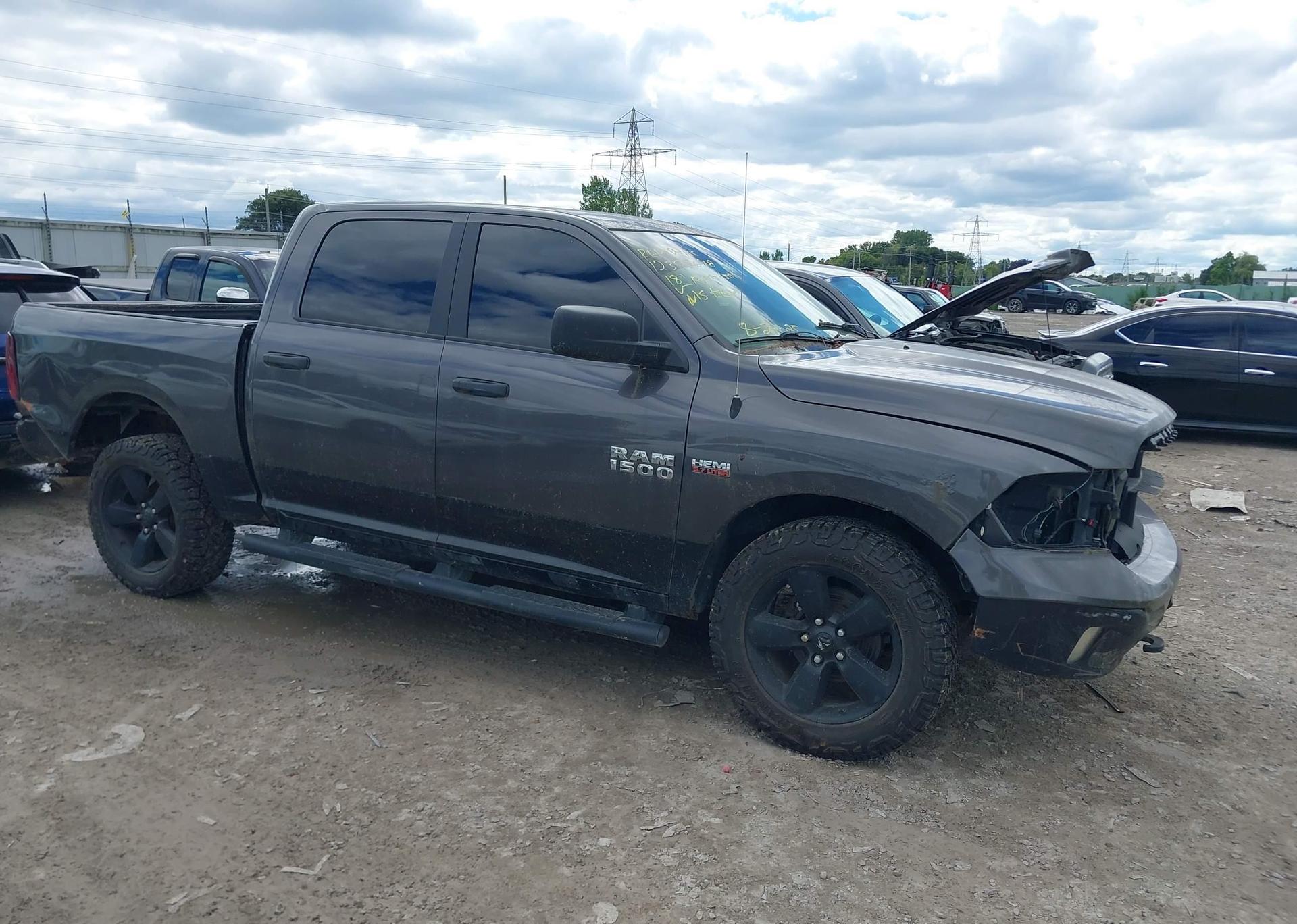 2018 RAM 1500 SLT