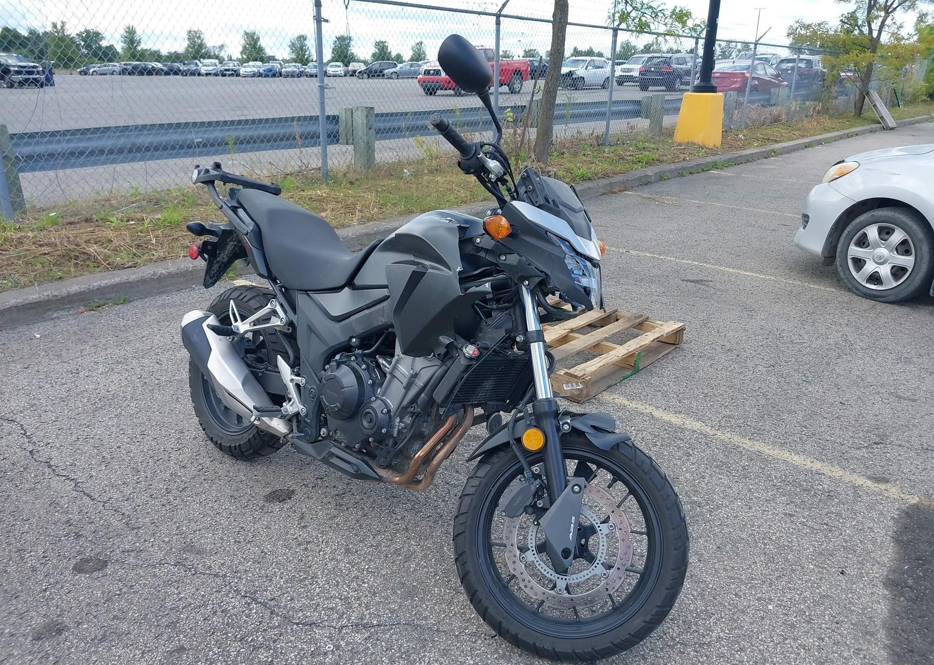 2017 HONDA CB500XA