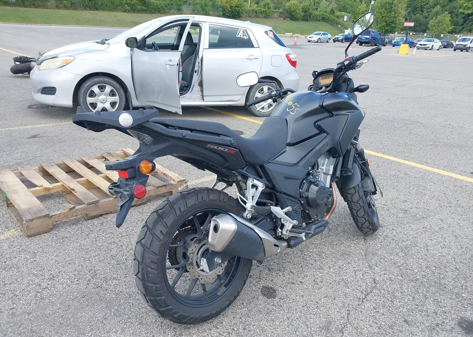 2017 HONDA CB500XA
