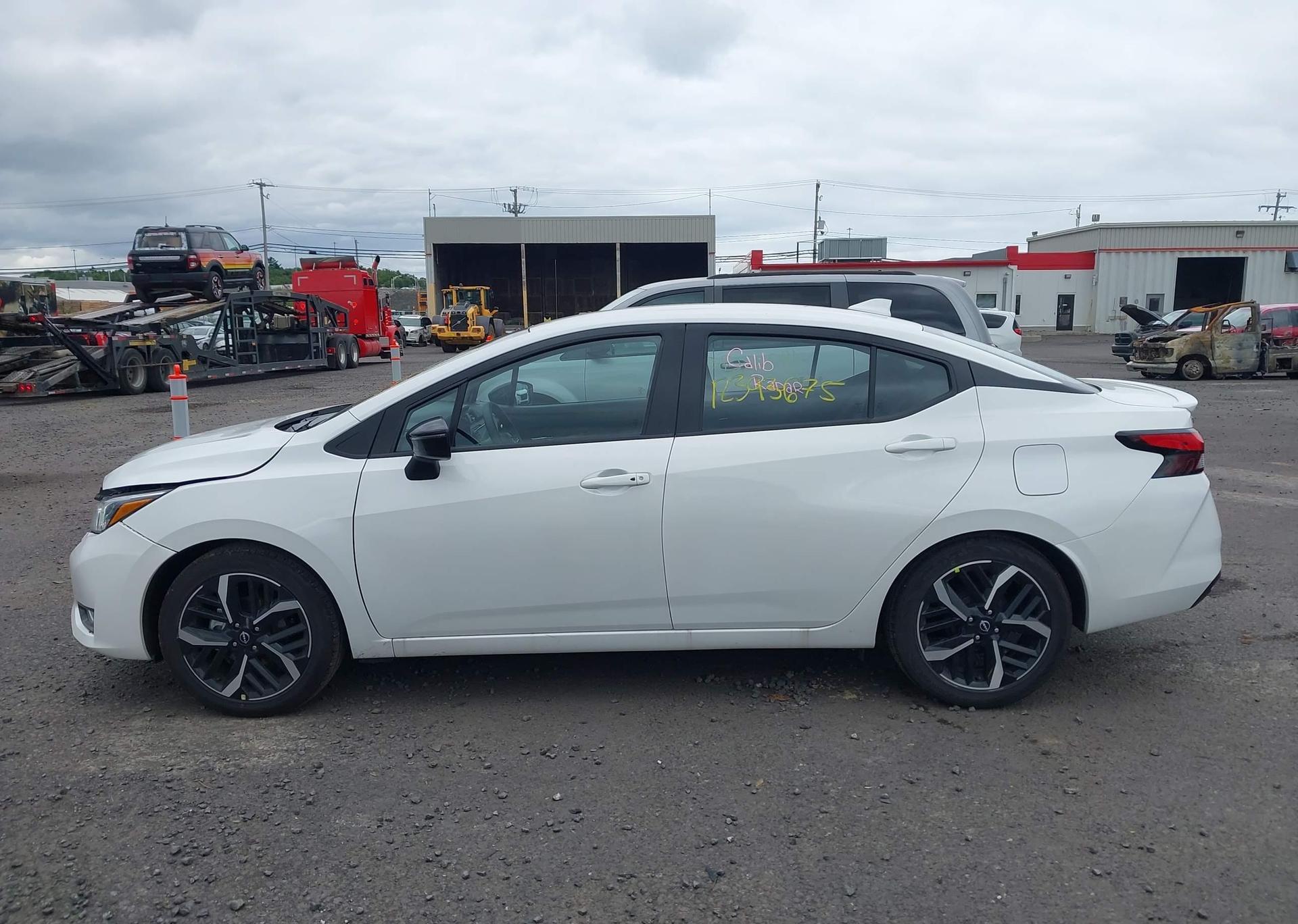 2025 NISSAN VERSA SR