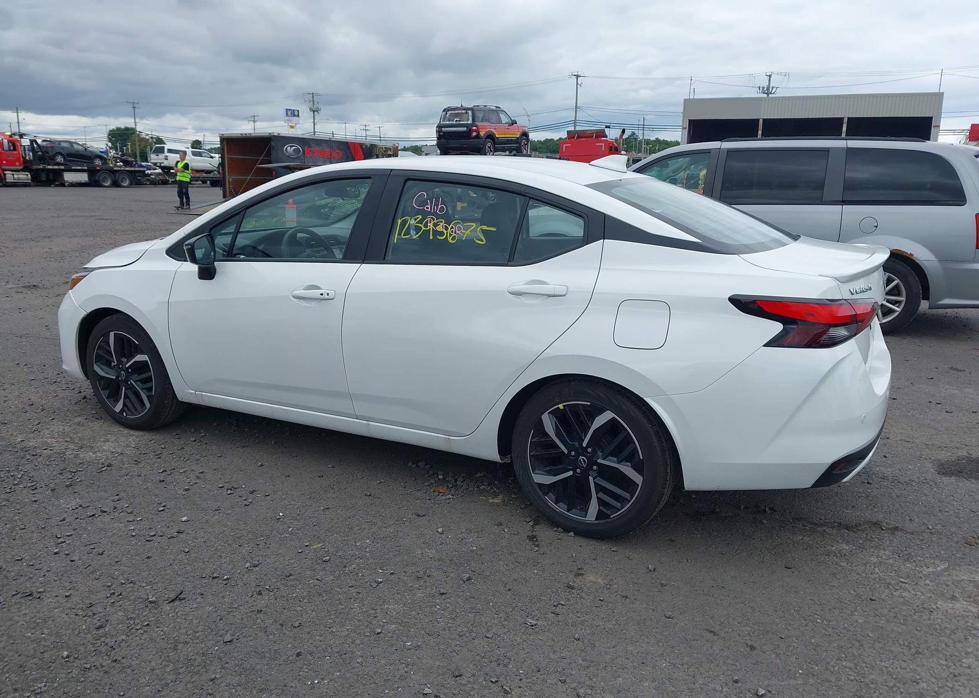 2025 NISSAN VERSA SR
