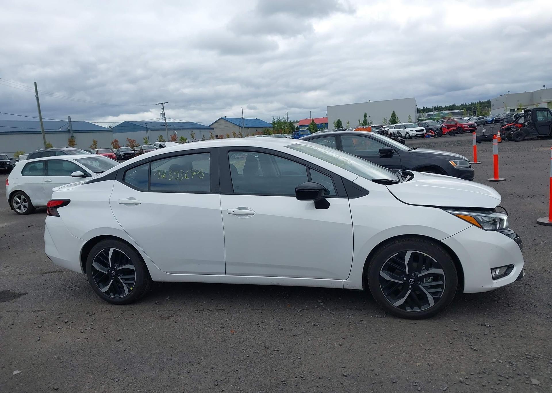 2025 NISSAN VERSA SR