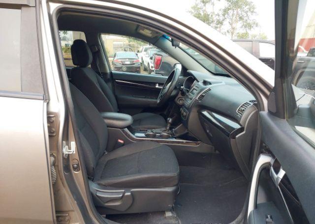2015 KIA SORENTO LX