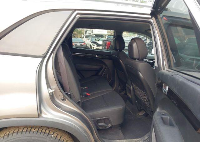 2015 KIA SORENTO LX
