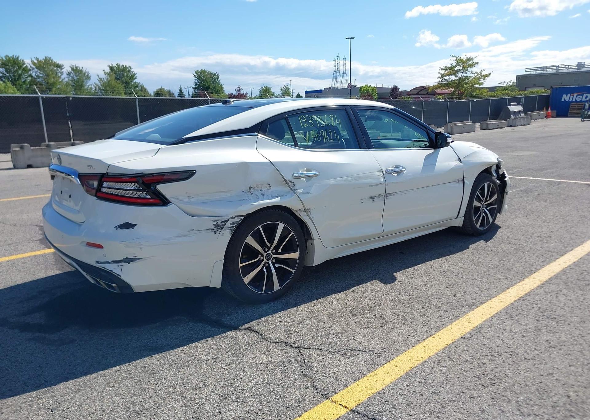 2023 NISSAN MAXIMA SL