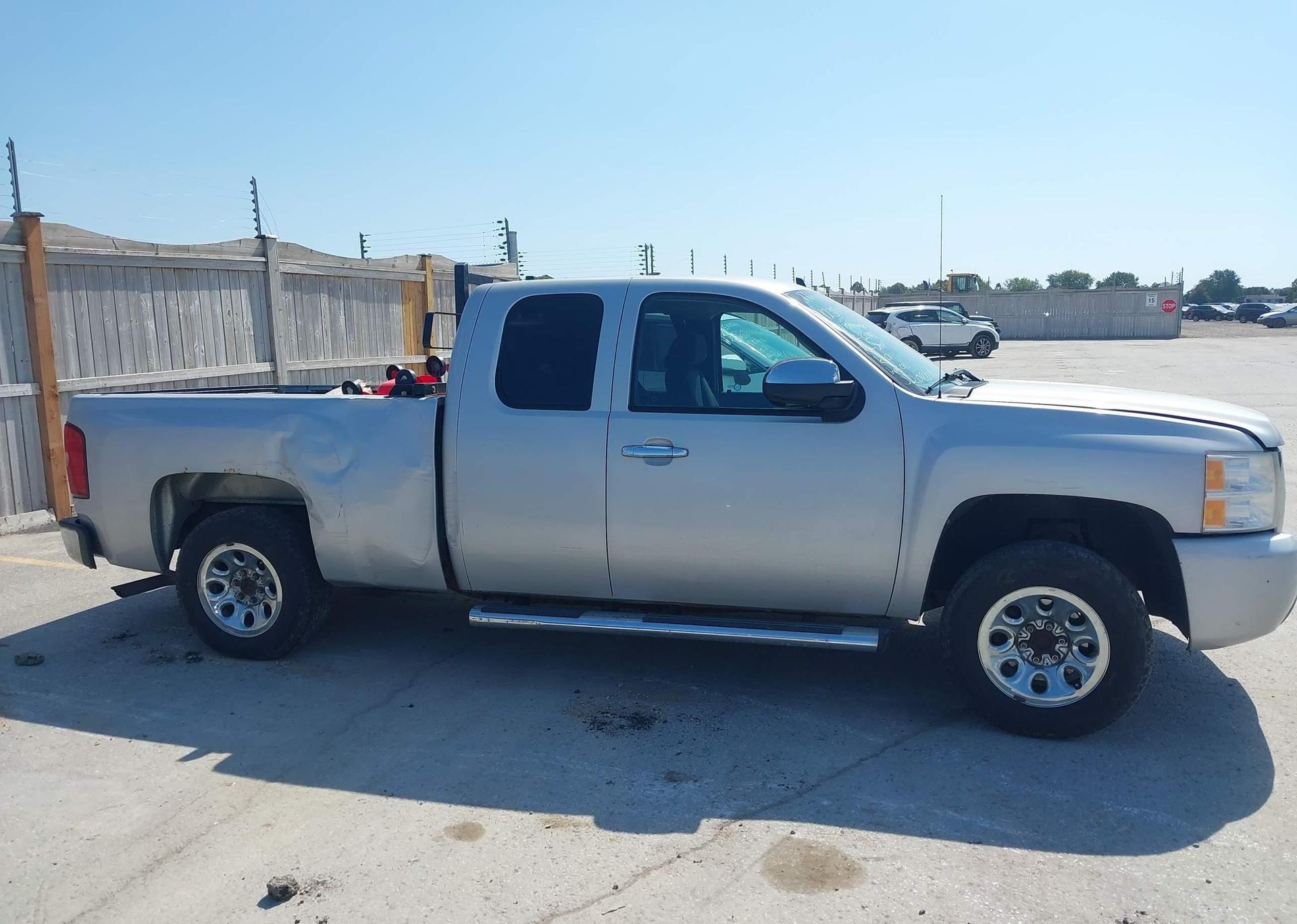 2011 CHEVROLET SILVERADO 1500 LS