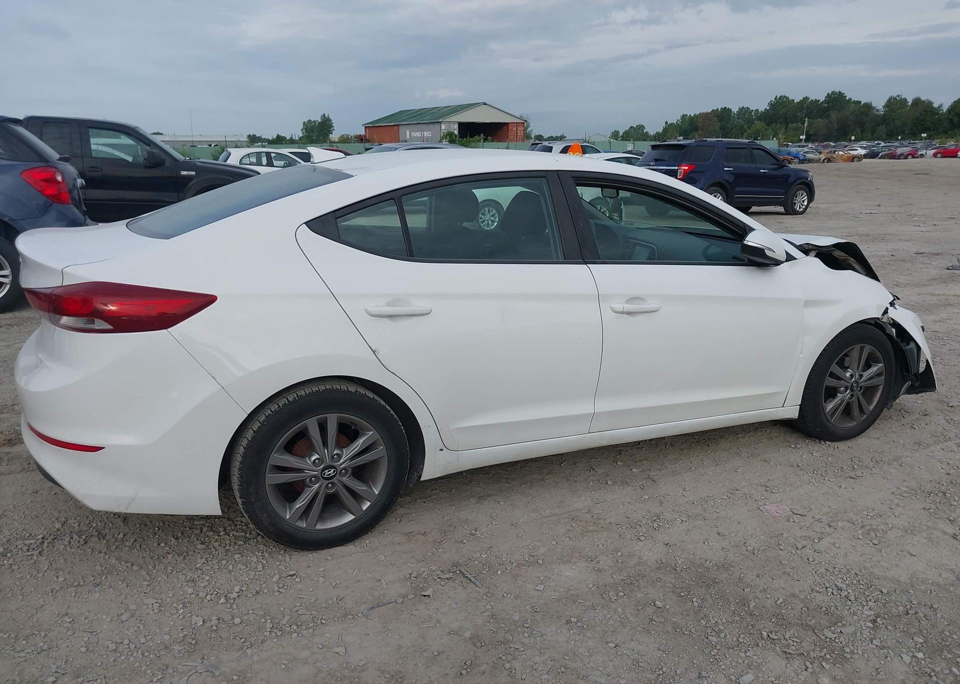 2017 HYUNDAI ELANTRA GL