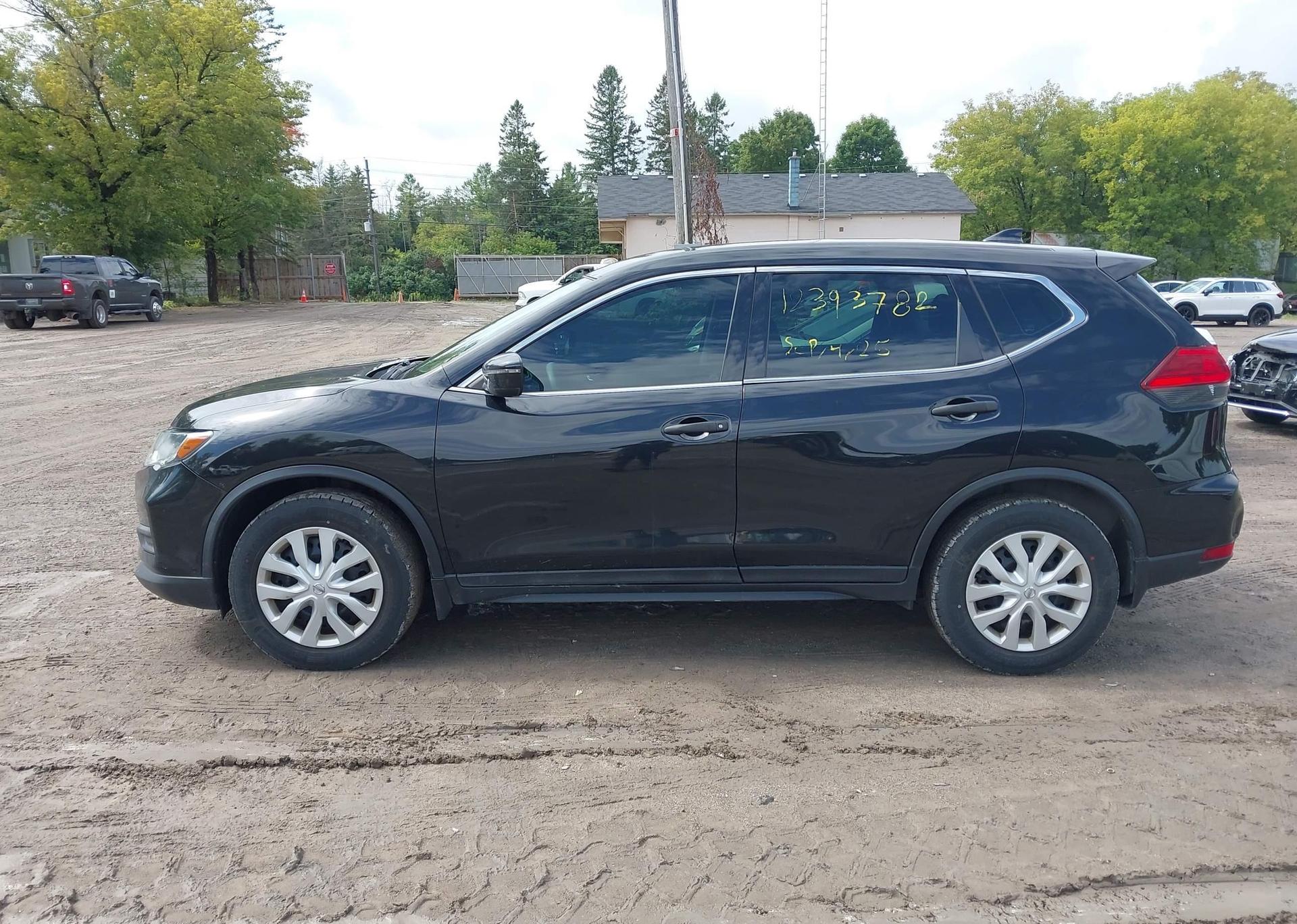 2017 NISSAN ROGUE S