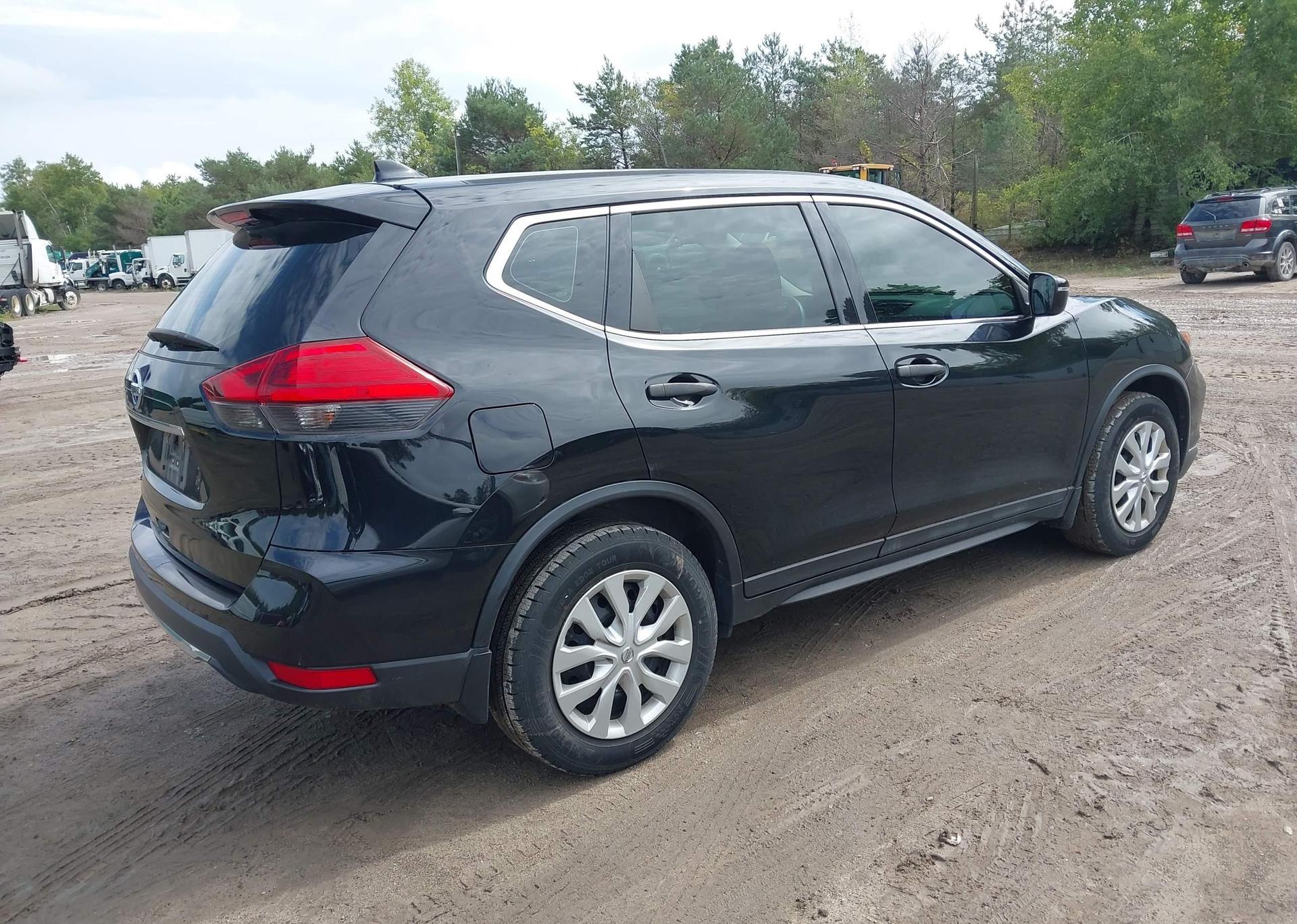 2017 NISSAN ROGUE S