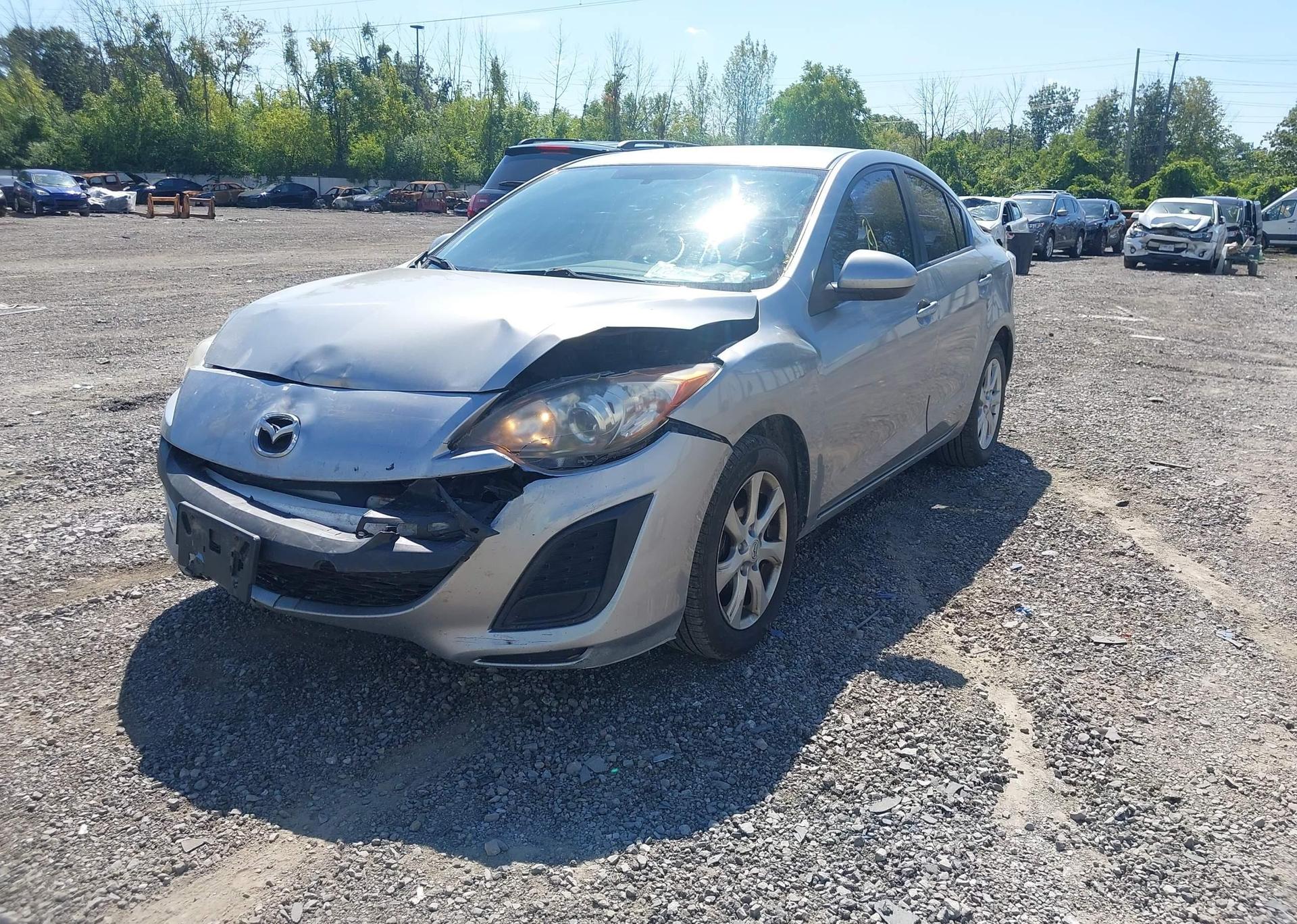 2011 MAZDA 3 I