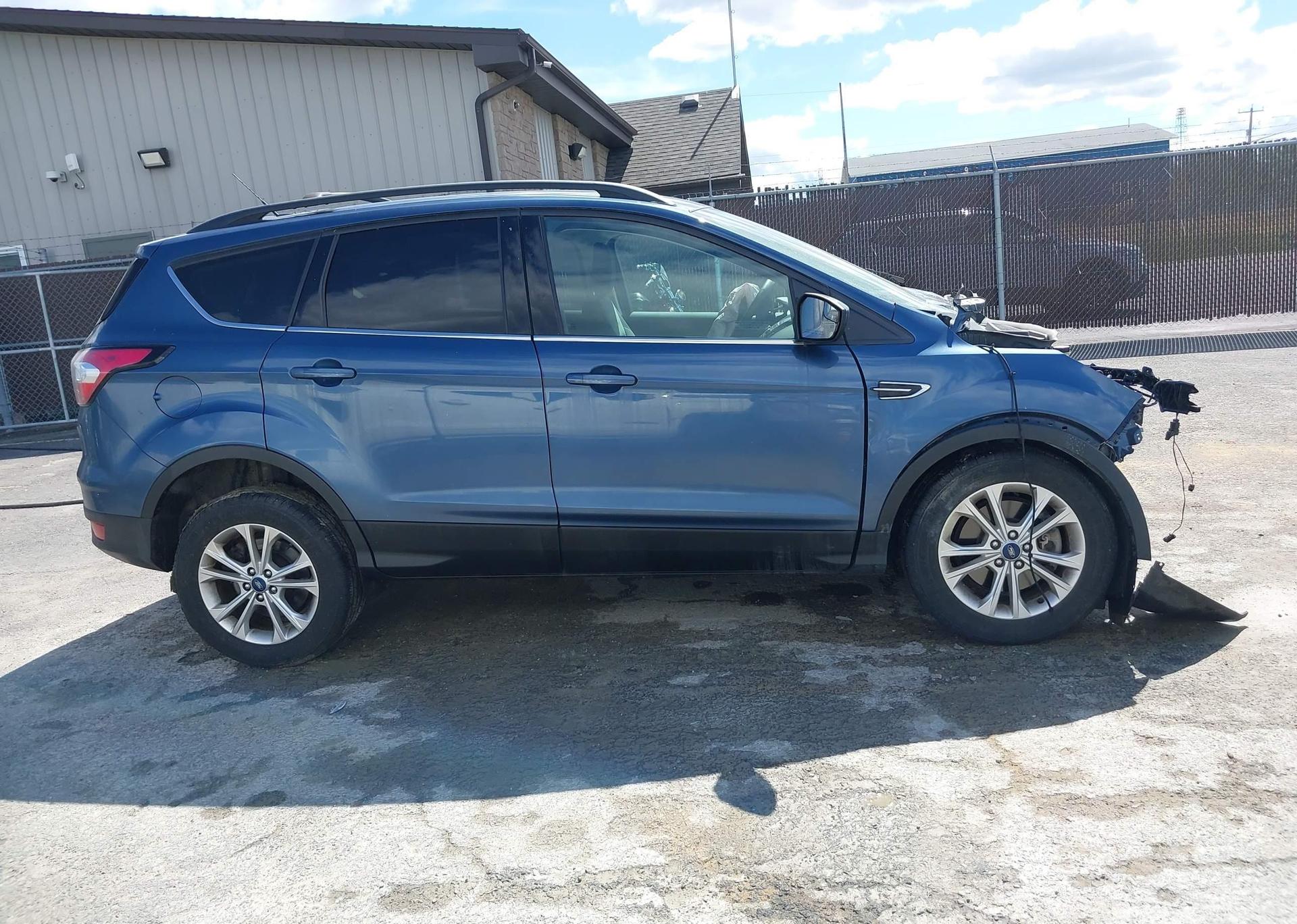 2018 FORD ESCAPE SE