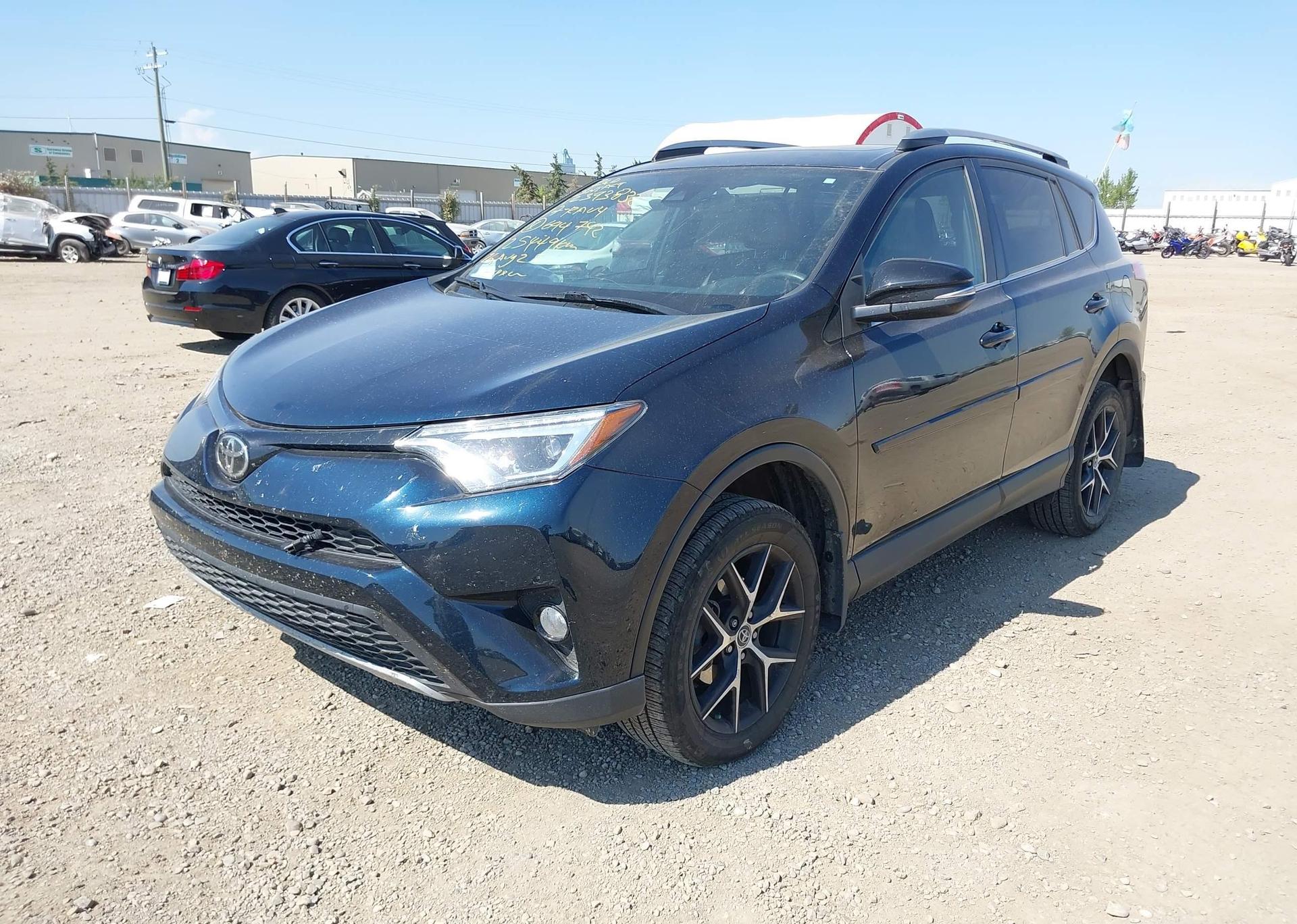2017 TOYOTA RAV4 SE