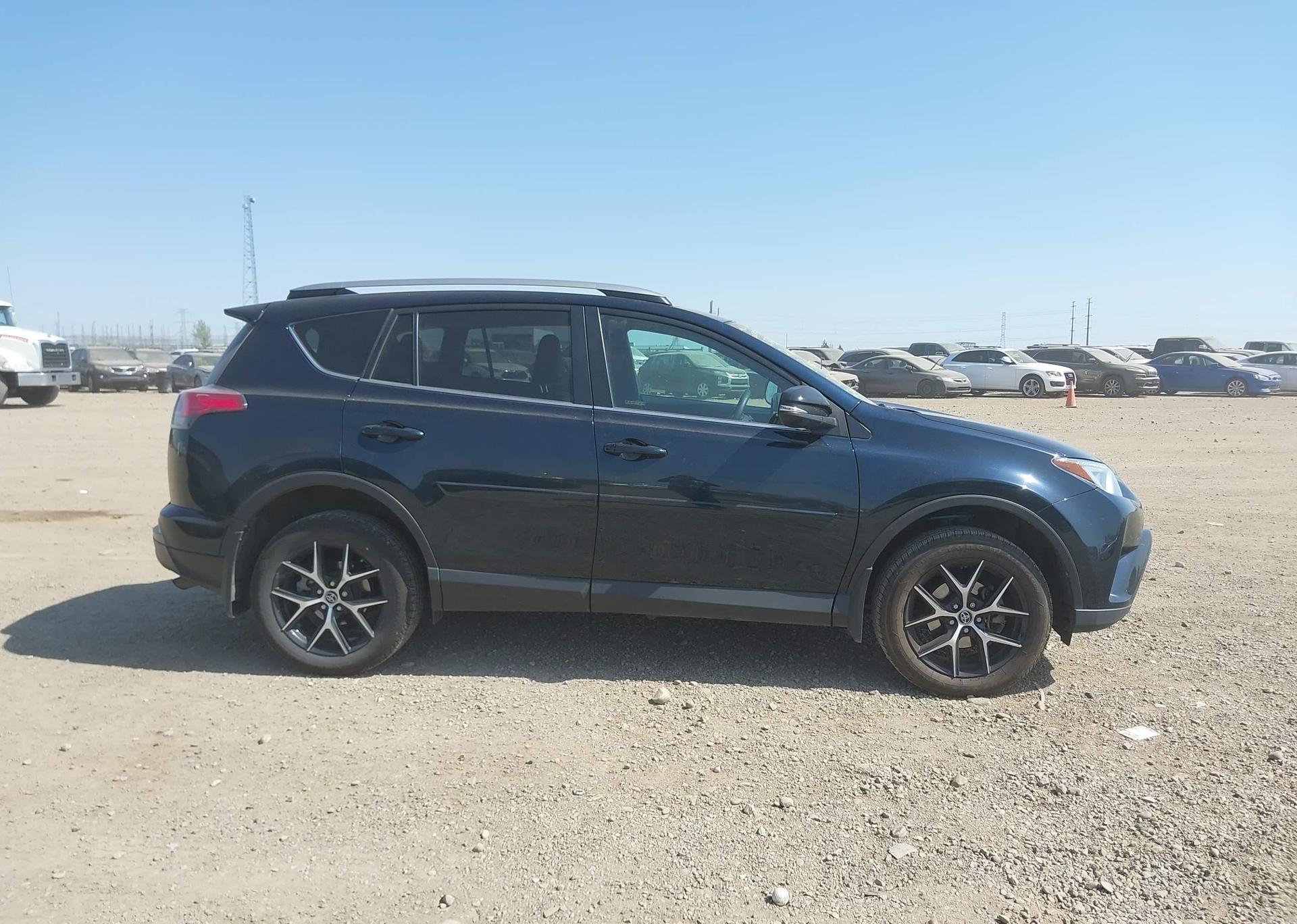 2017 TOYOTA RAV4 SE