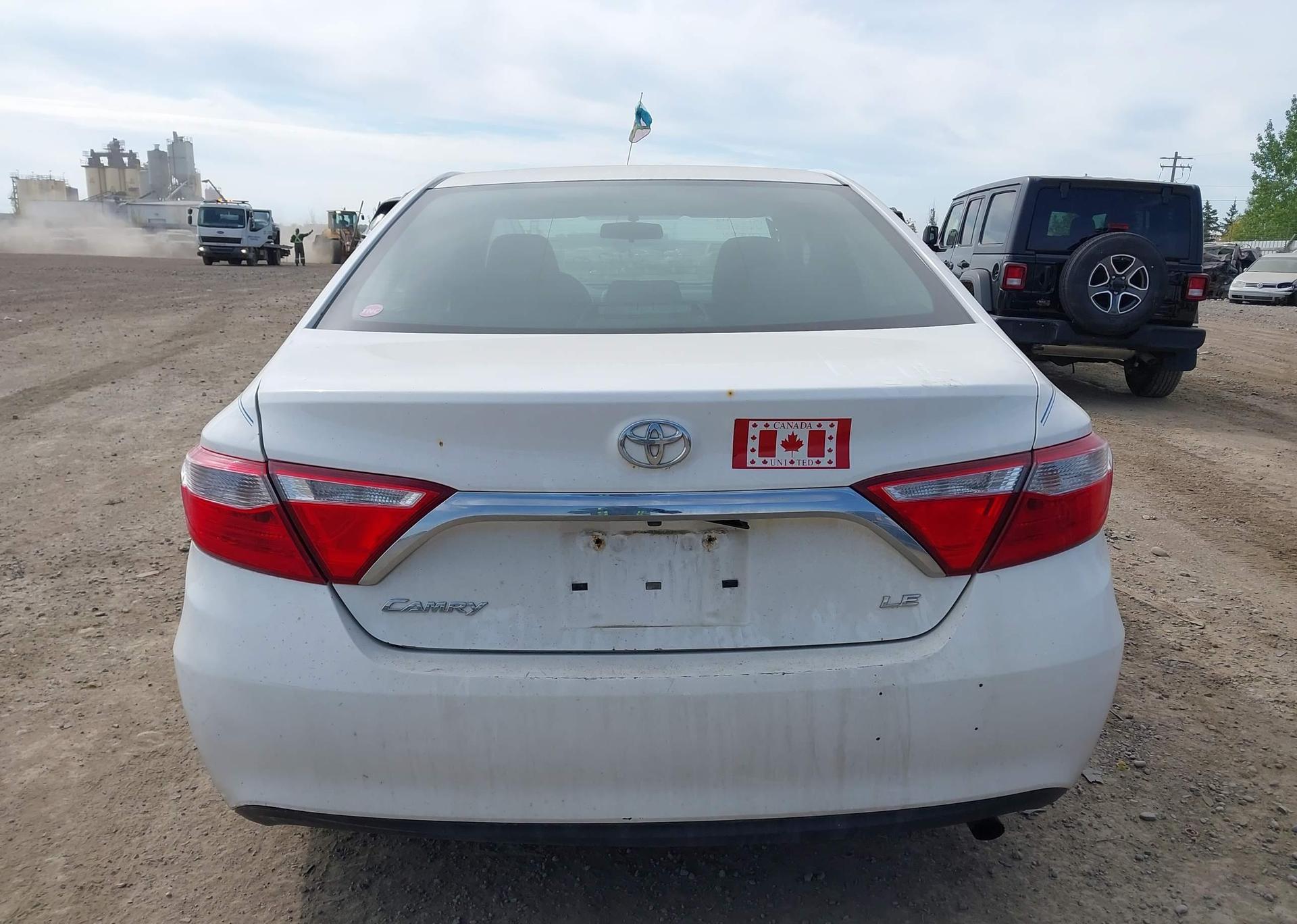 2016 TOYOTA CAMRY LE