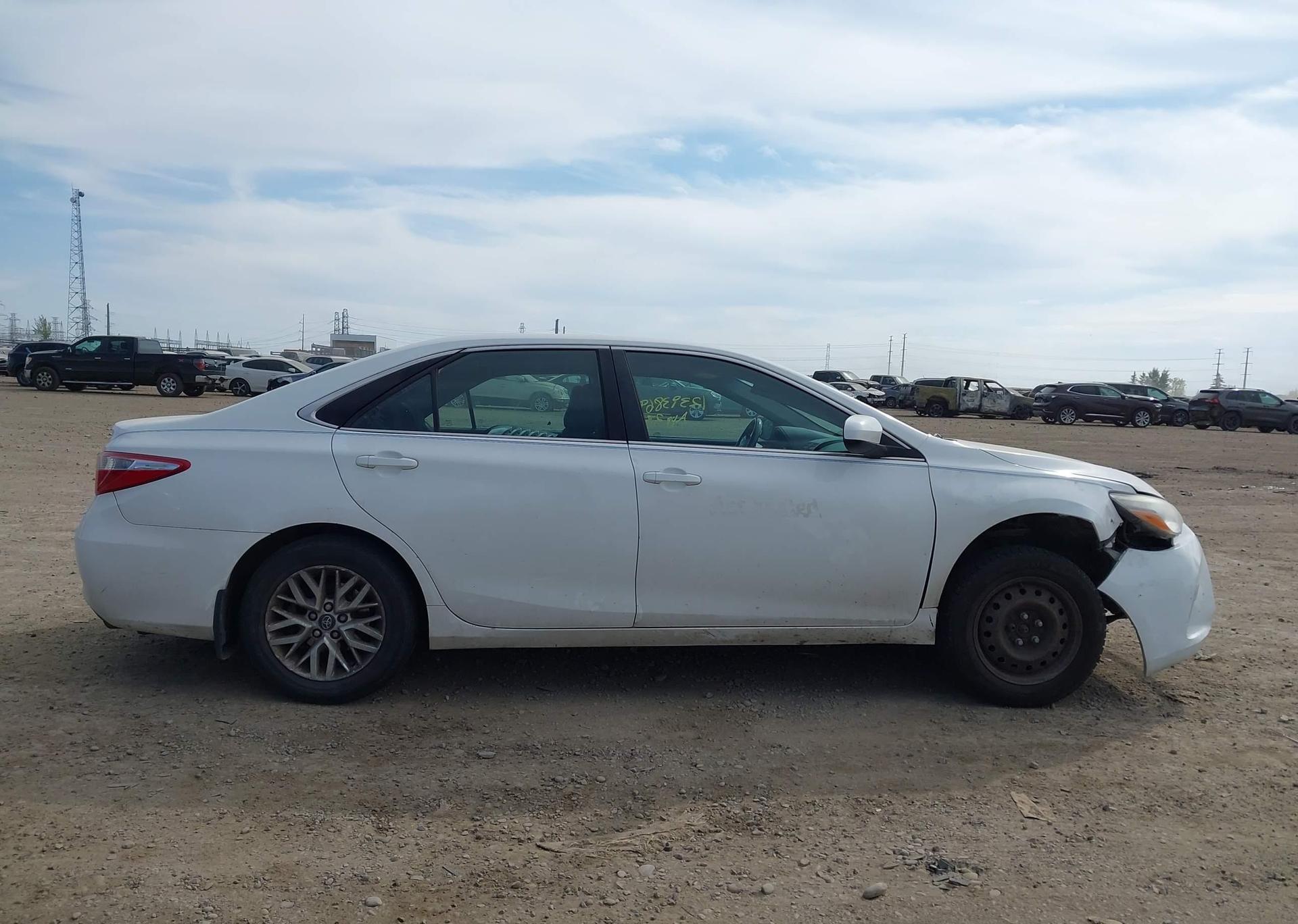 2016 TOYOTA CAMRY LE