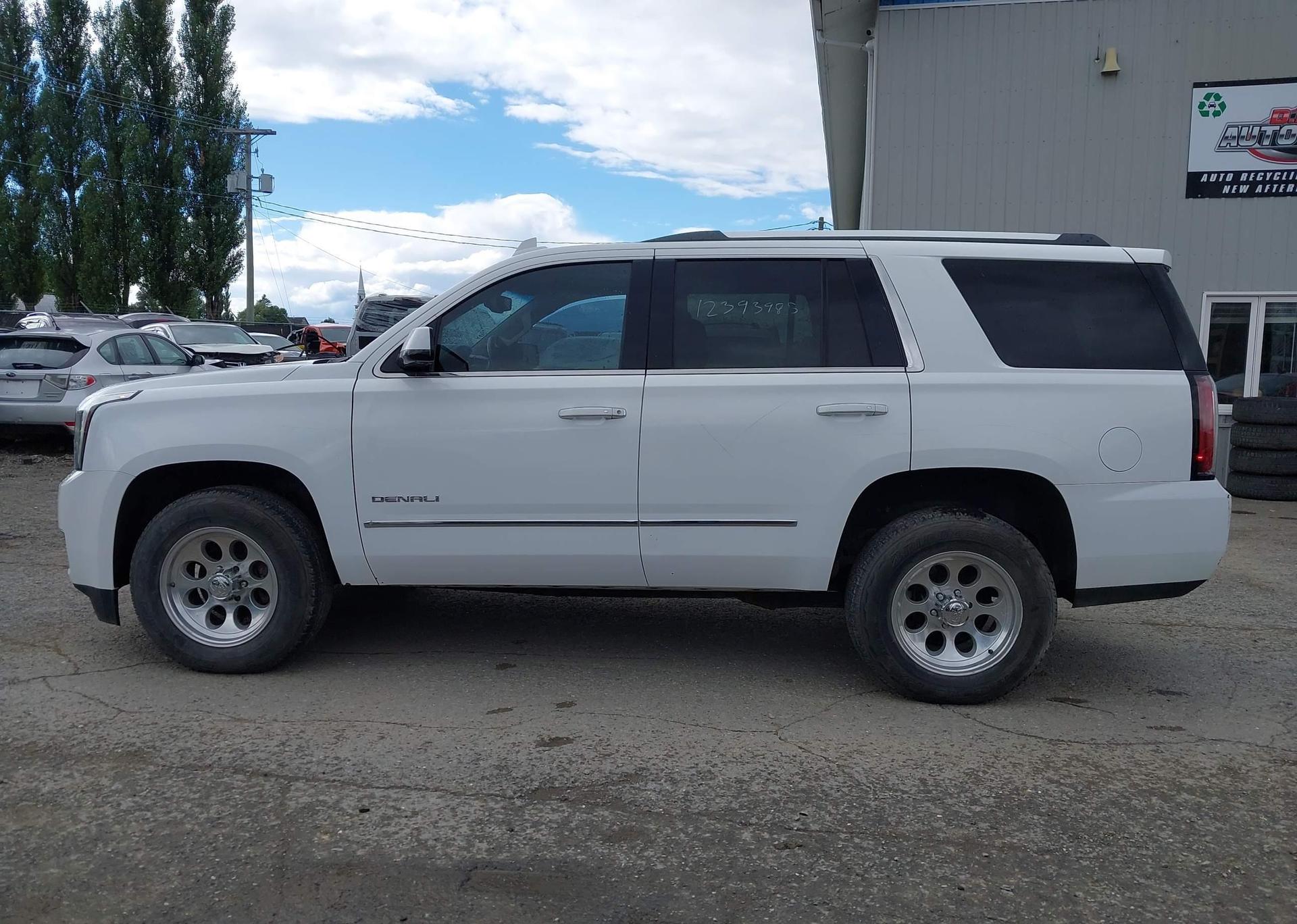 2017 GMC YUKON DENALI