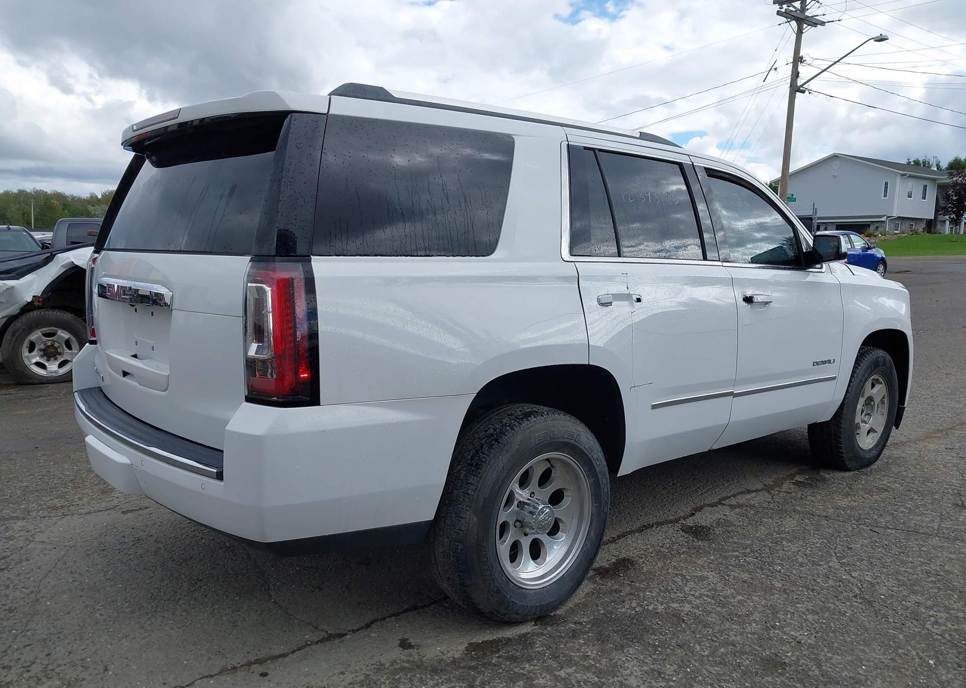 2017 GMC YUKON DENALI