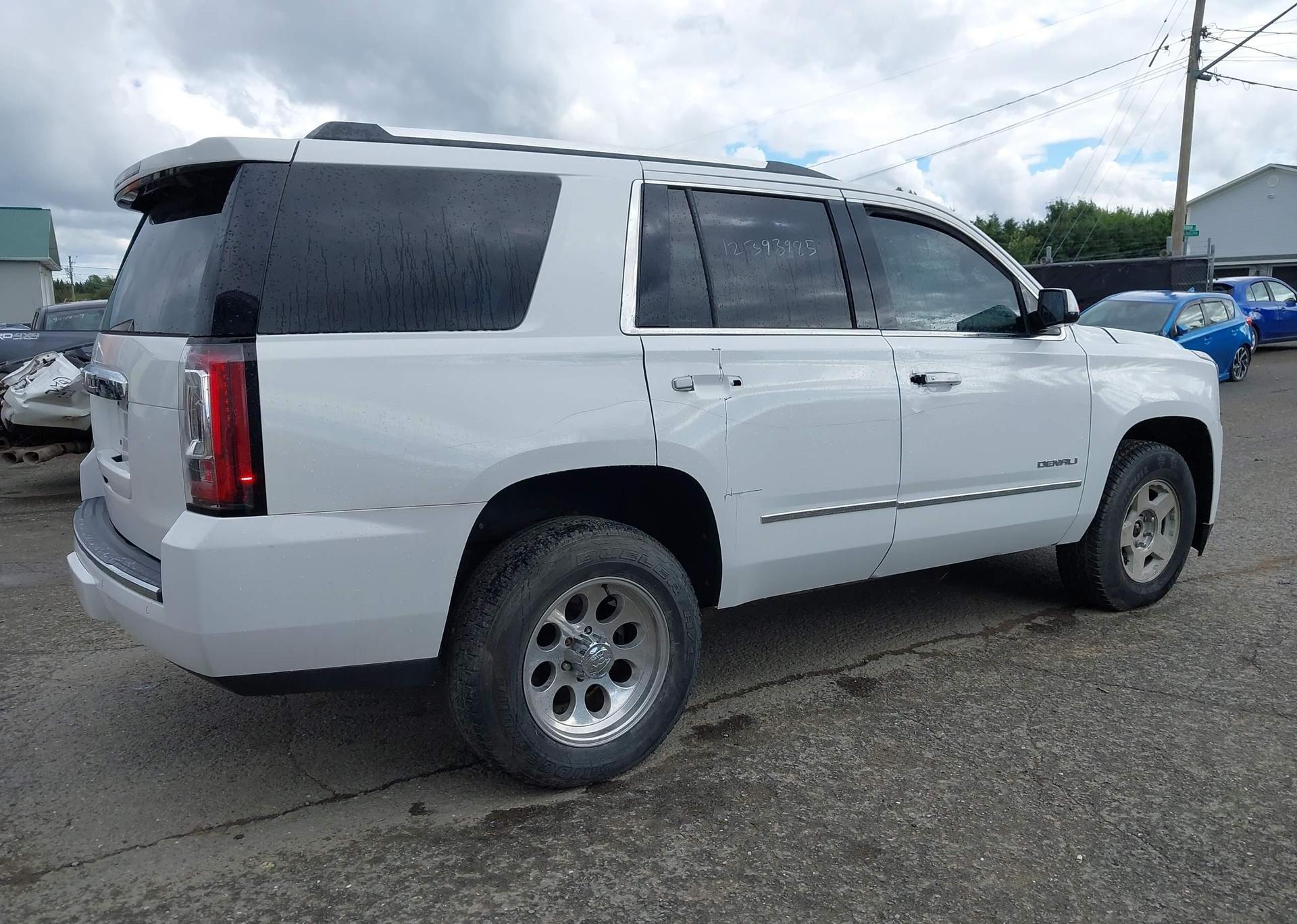 2017 GMC YUKON DENALI