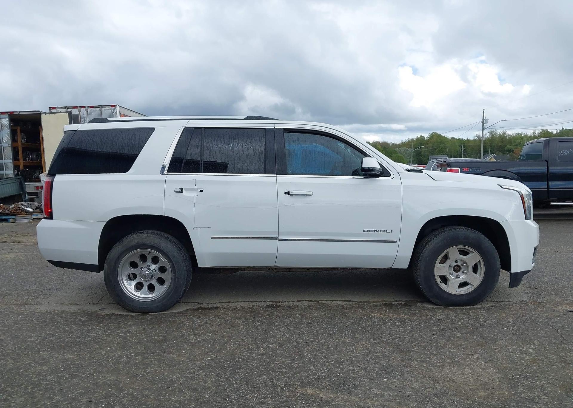2017 GMC YUKON DENALI